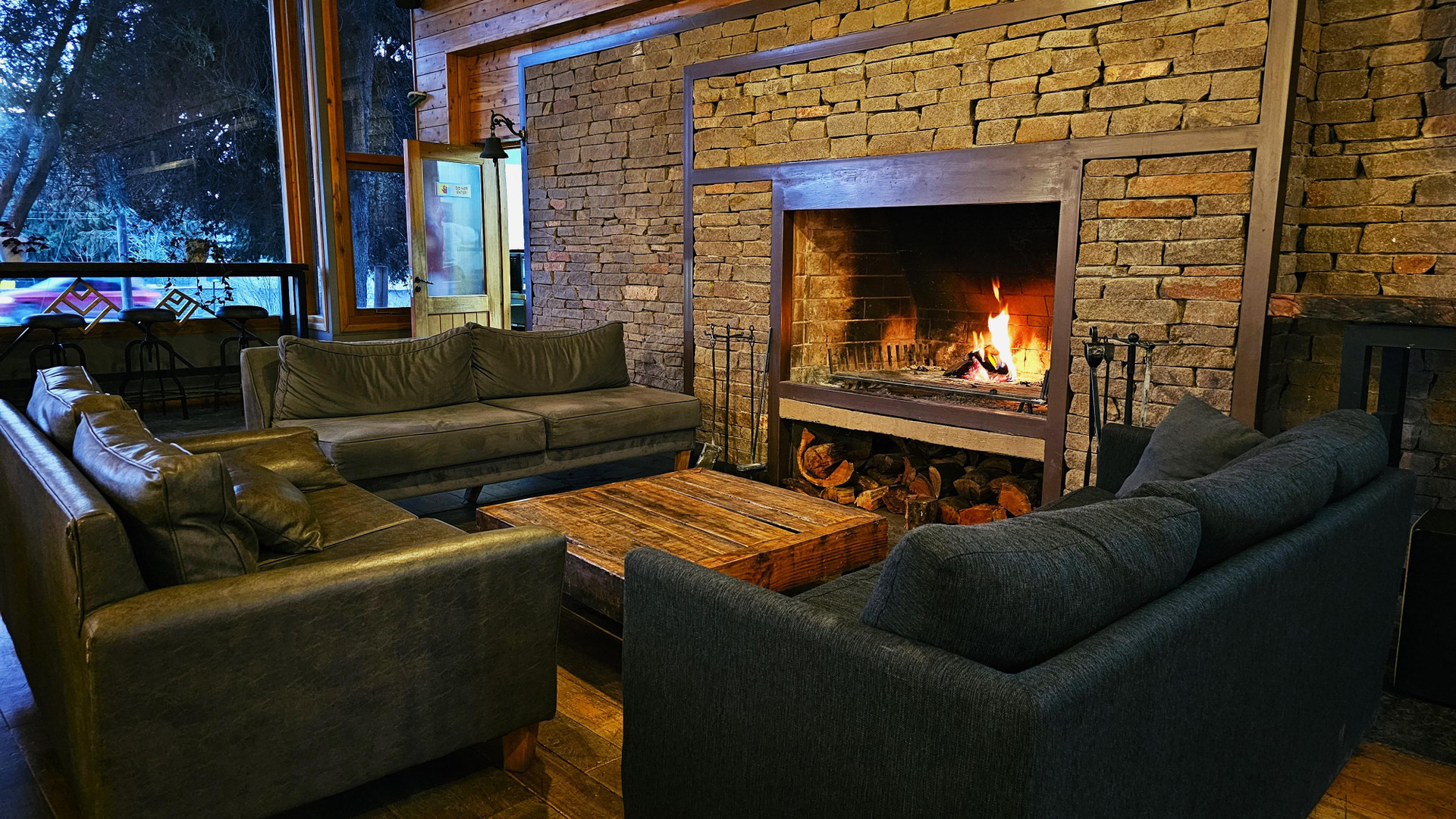 Vista Lobby Pioneros Suites by Grupo Tierra Gaucha