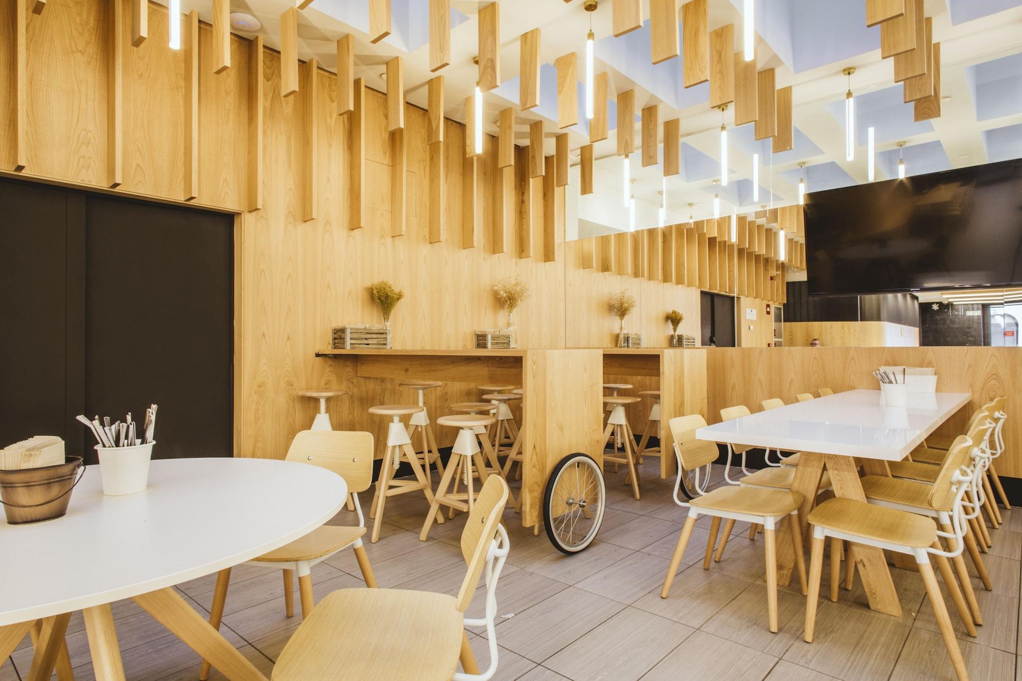 Restaurant Residencia Universitaria Resa Claudio Coello - Campus Accomodation
