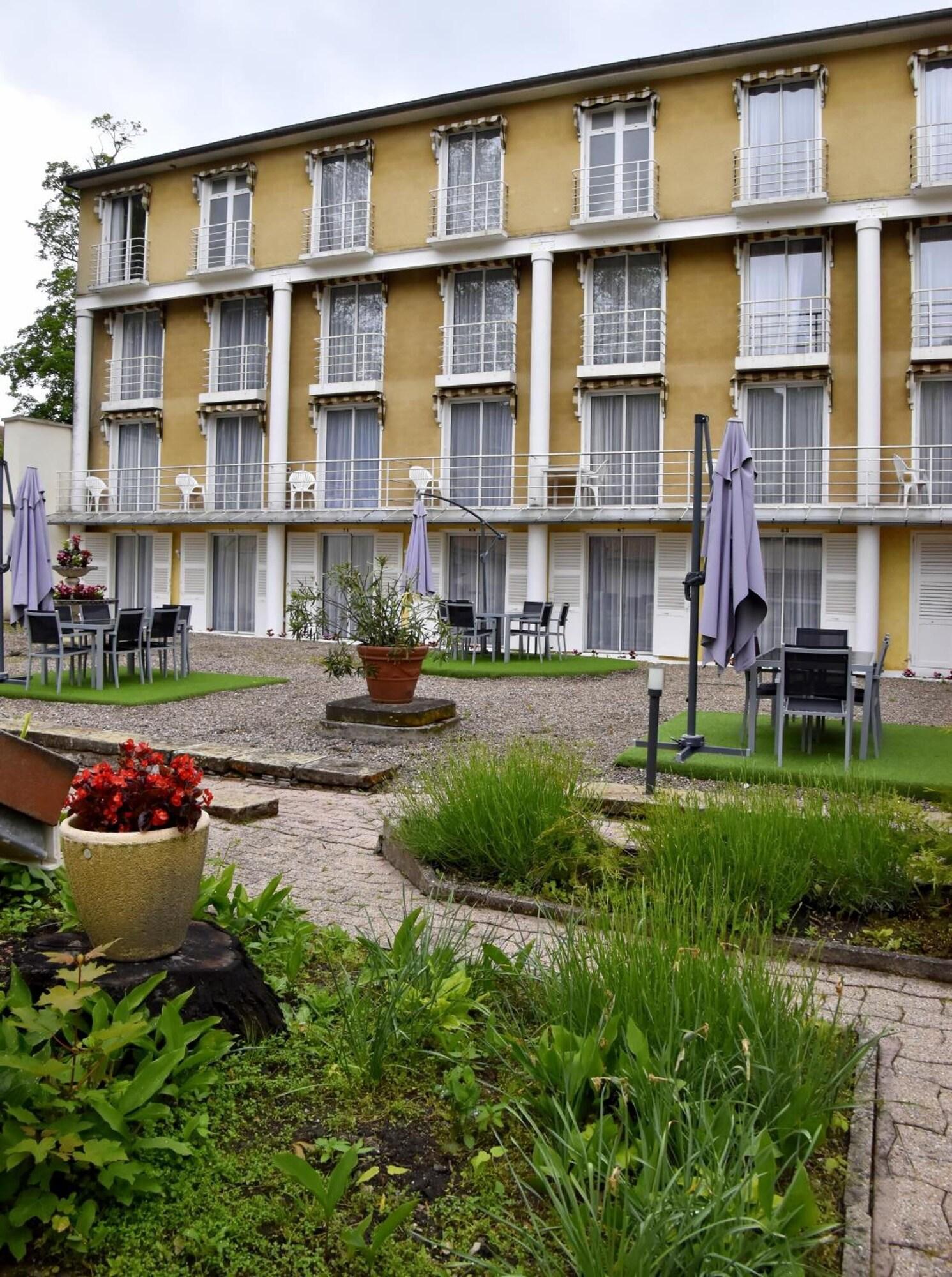 Vista Exterior Hotel des Lauriers Roses