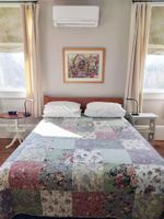 Alquiler Vacacional - Roomy Studio Apartment Attached to Historic Country Church in the Yadkin Valley