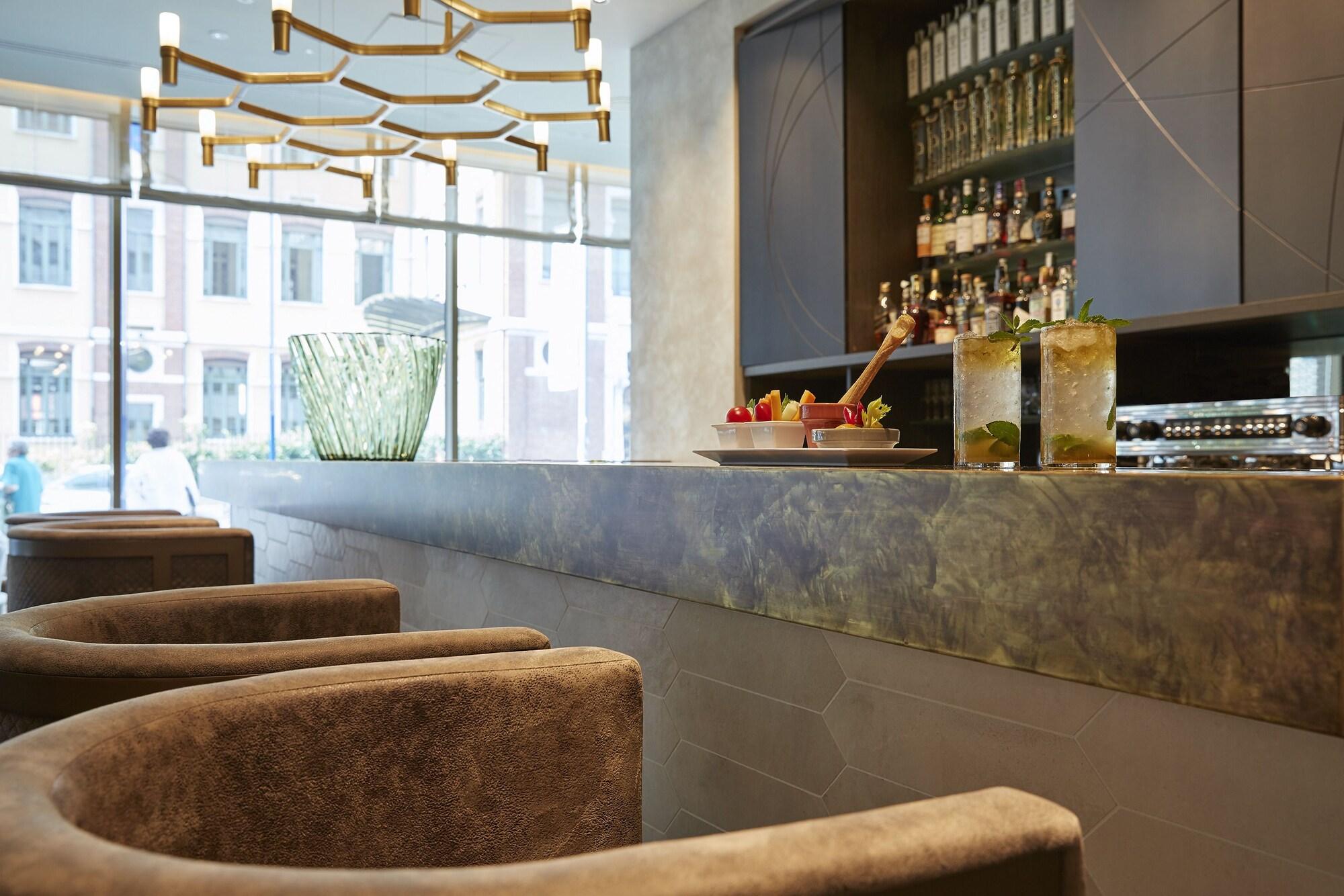Bar/Salón Hilton Milan