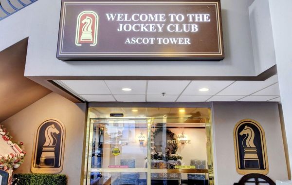 LVStripHouse Condos Sleeps up to 14 - Hoteles 5 estrellas en Las Vegas, Nevada