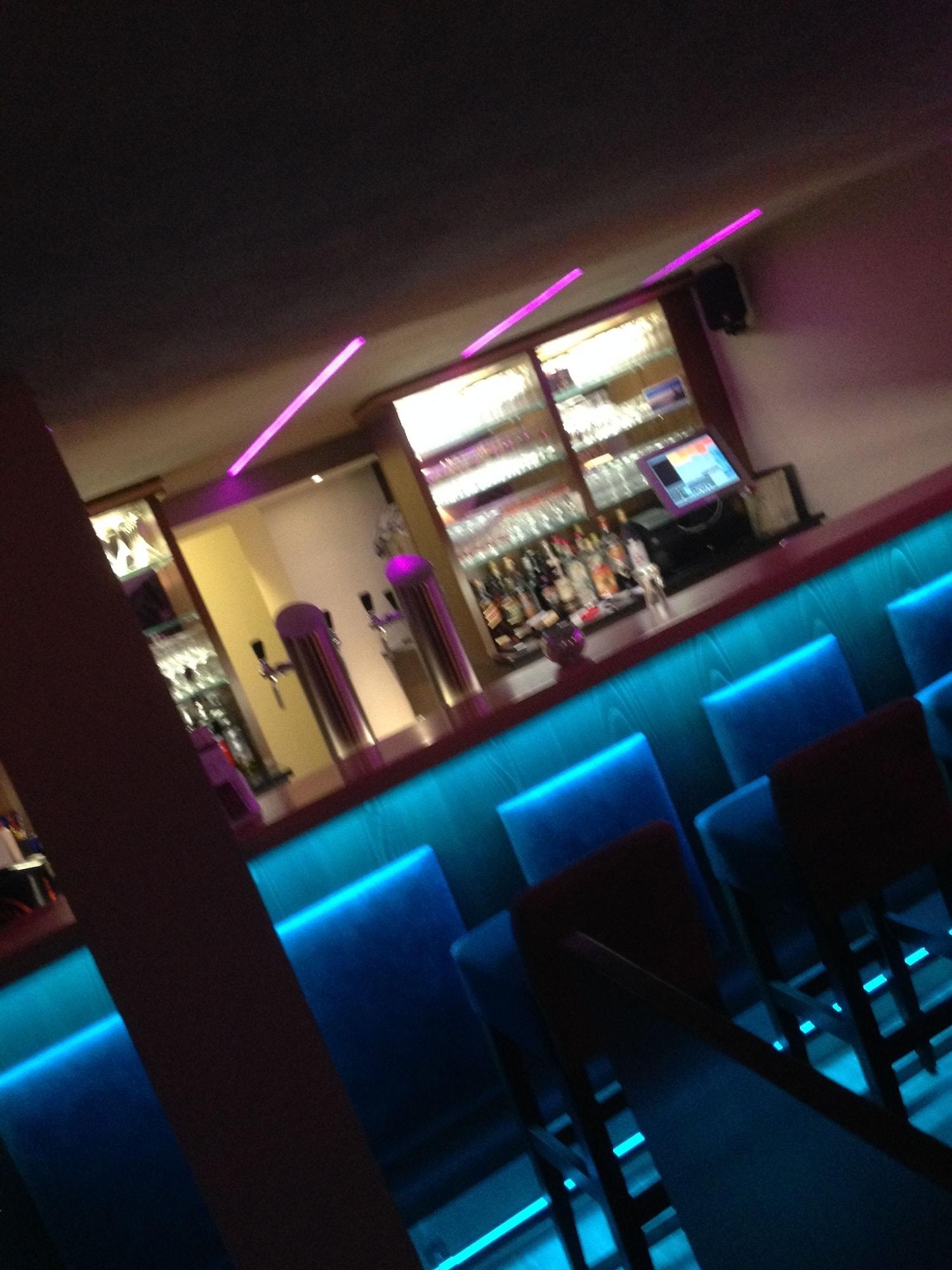 Bar/Salón Hotel Horchem