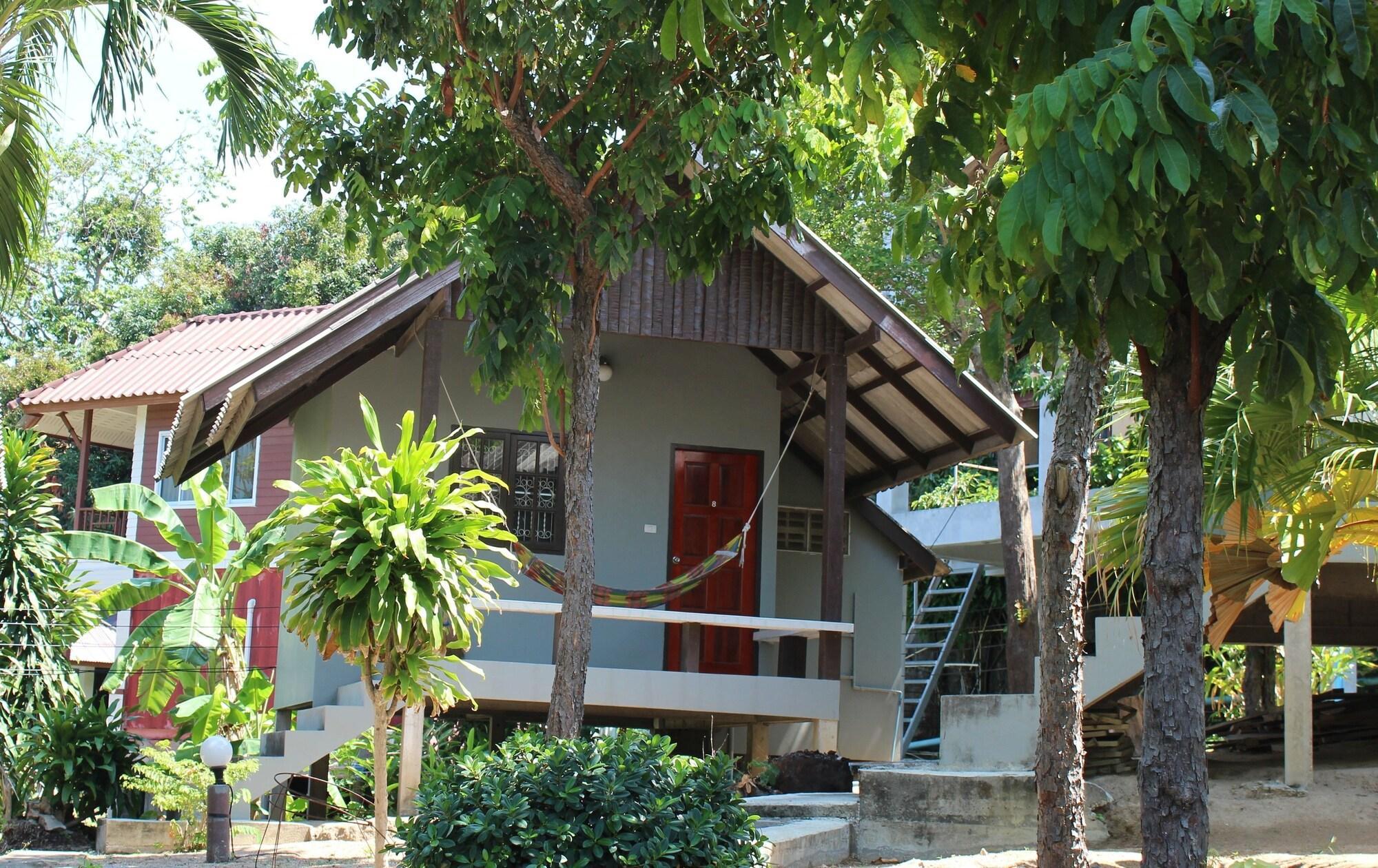 Vista Exterior Phupha Bungalow
