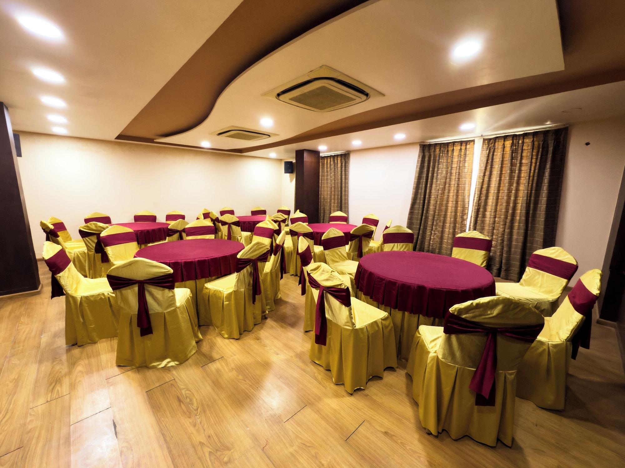 Salón de Baile Hotel Royal Palm - A Budget Hotel in Udaipur