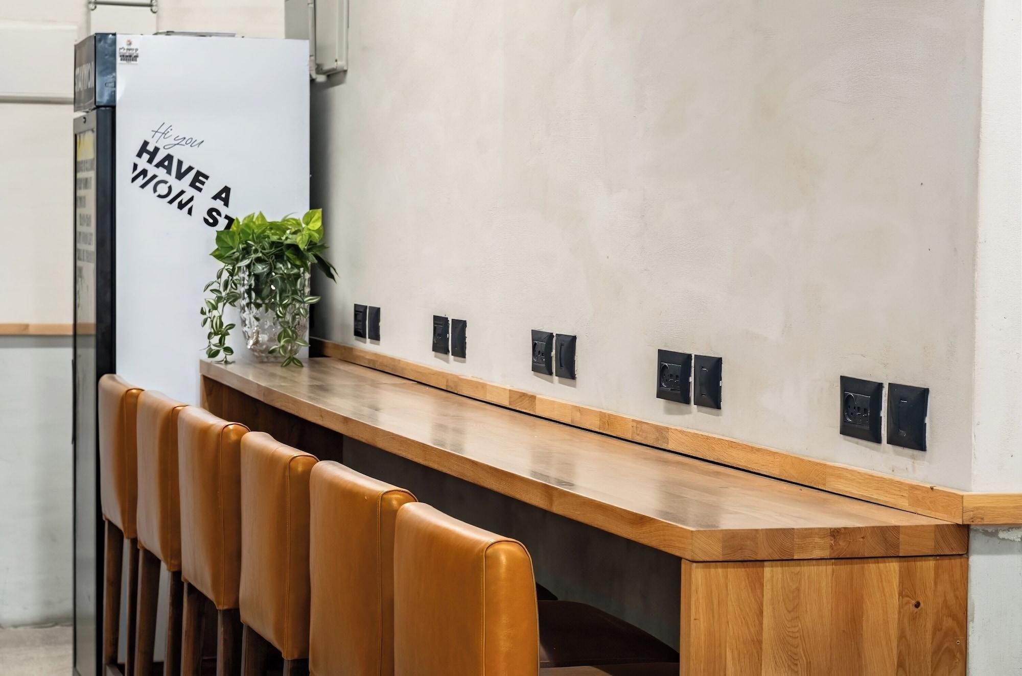 Vista Lobby WOM Beach Pod Hotel