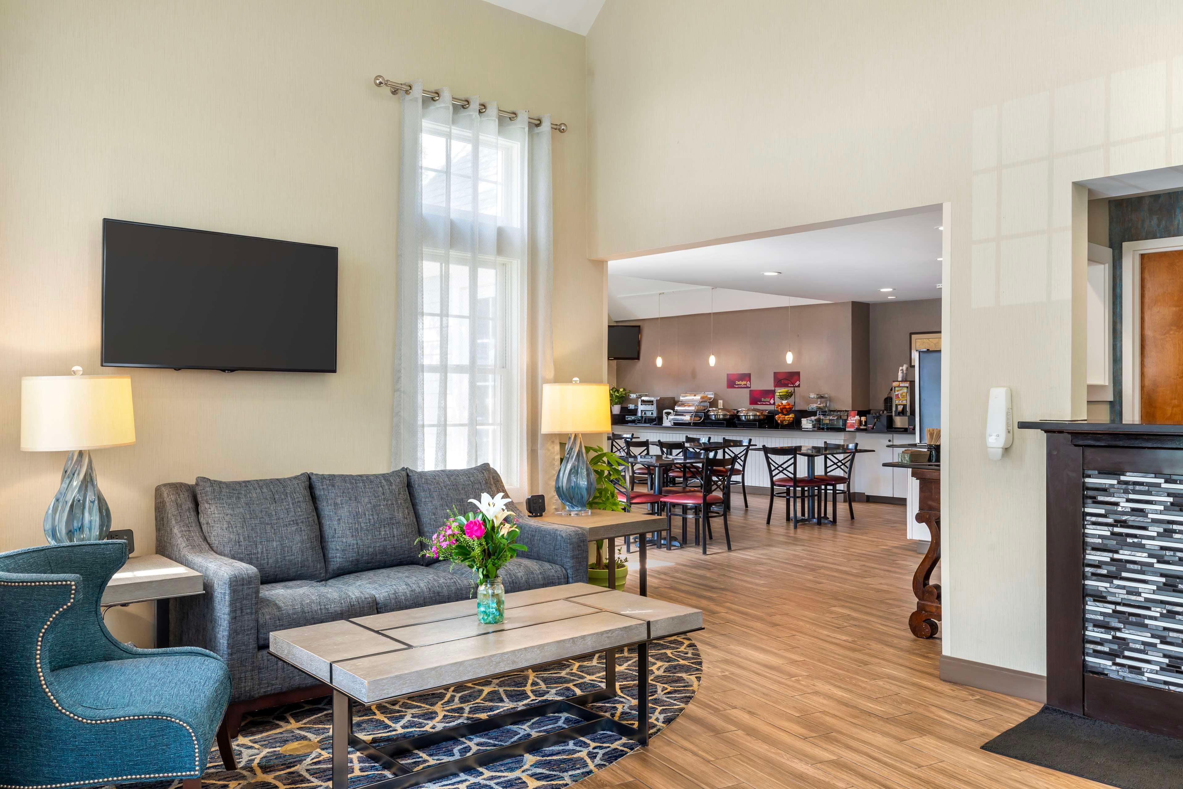 Vista Lobby Best Western Plus Cold Spring