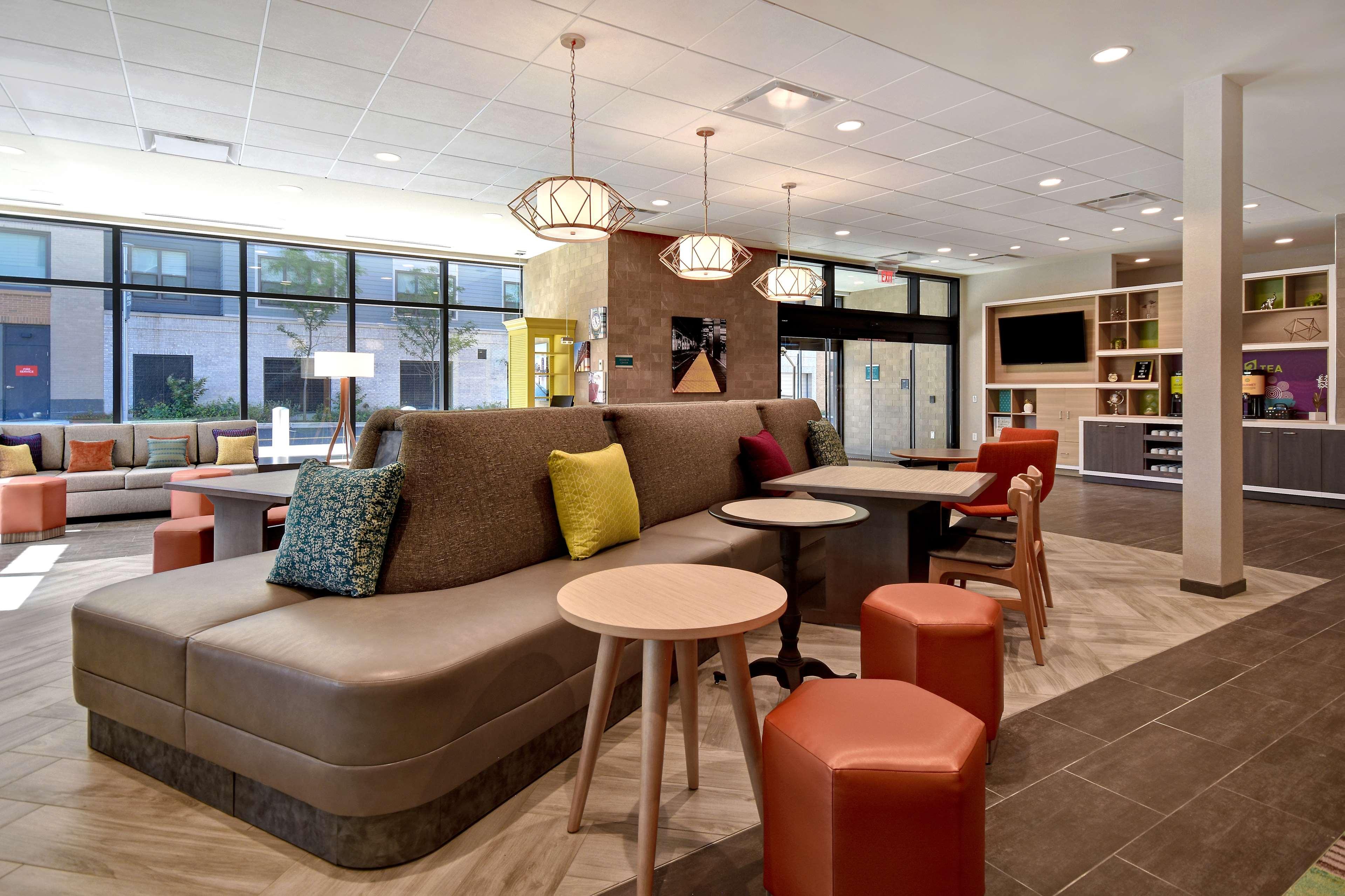 Vista do lobby Home2 Suites by Hilton Boston South Bay