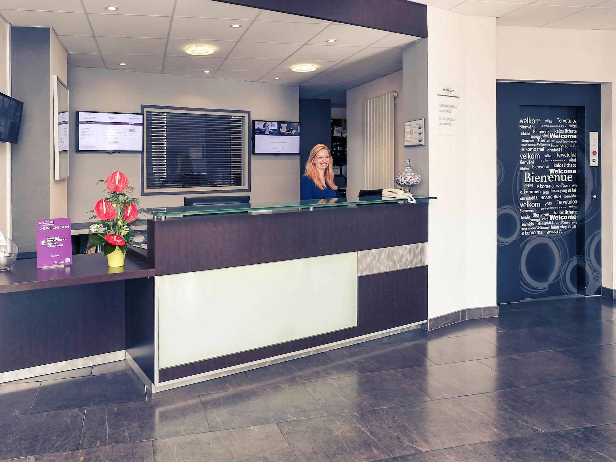 Vista Lobby Mercure Saint Lo Centre