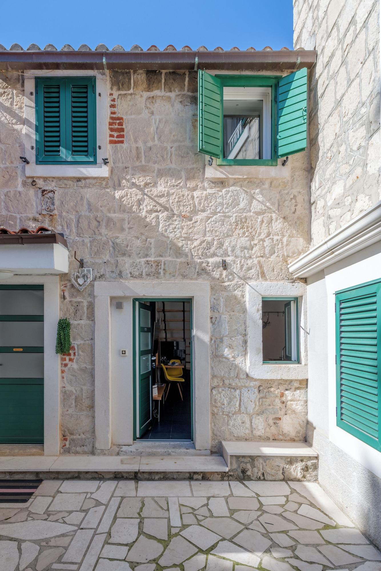 Vista Lobby Versi & Note Luxury Rooms