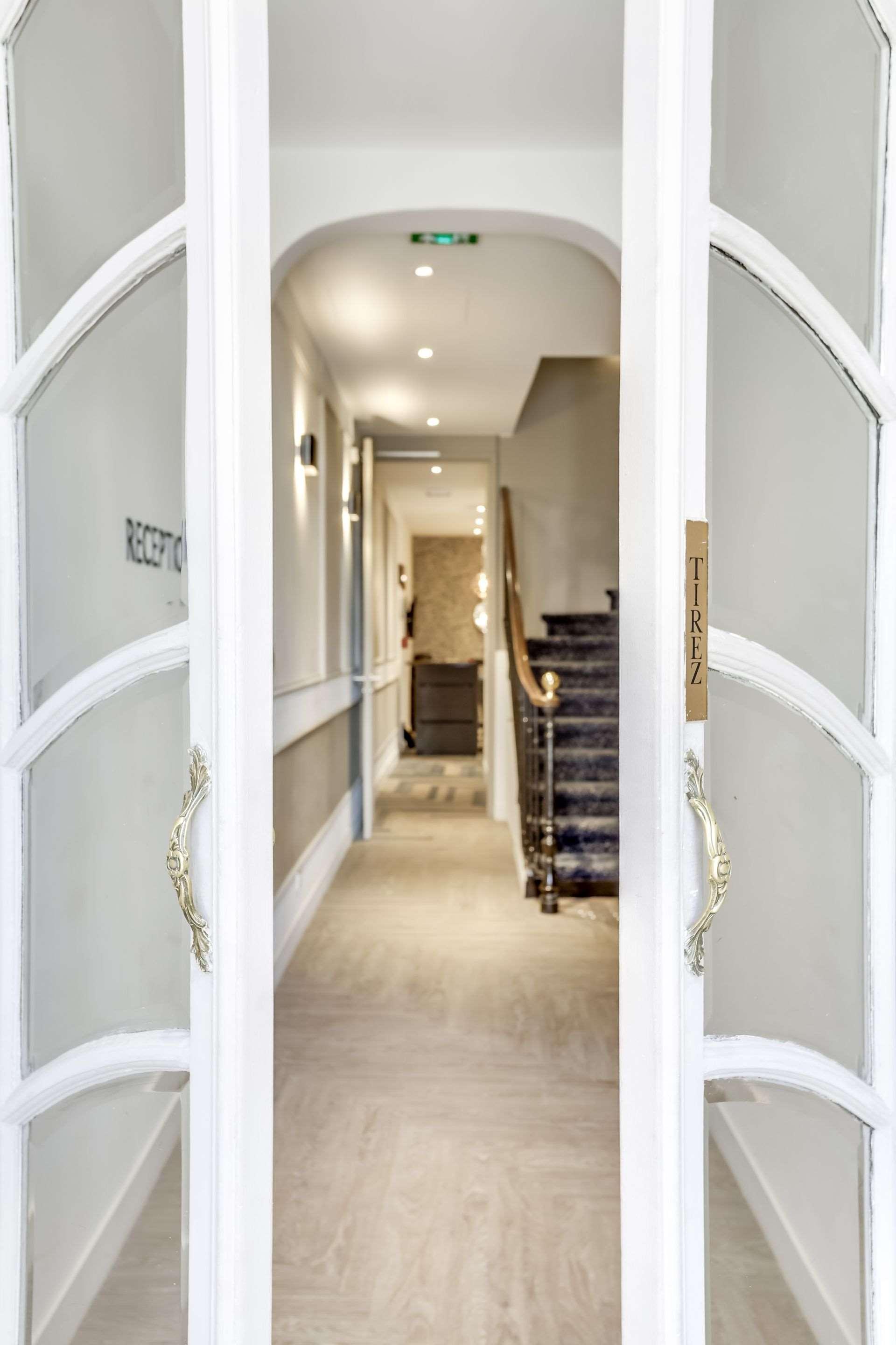 Vista Exterior Hotel Courseine