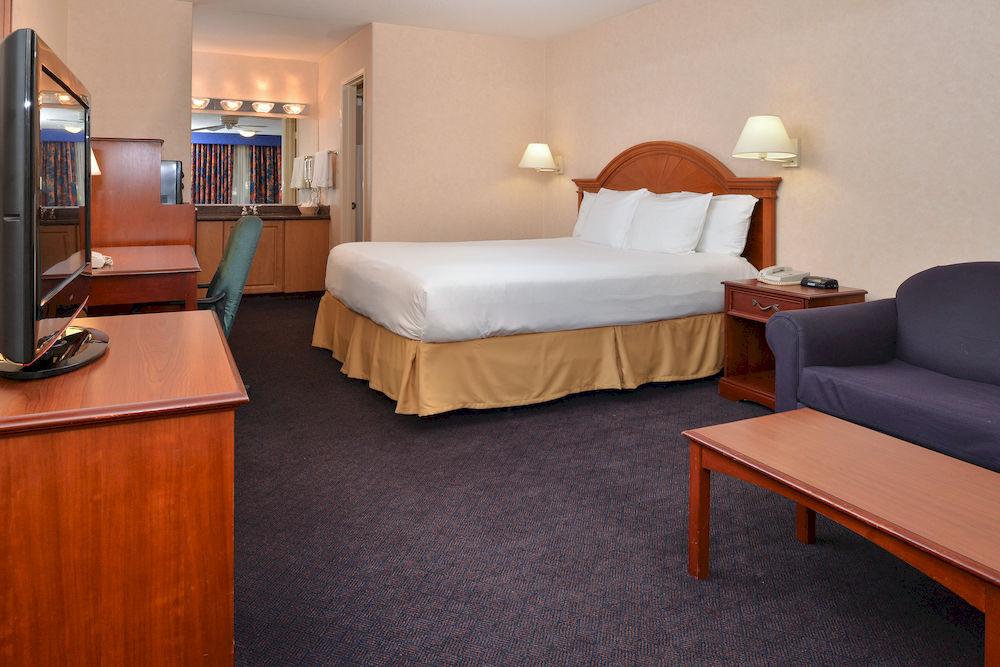 Habitación La Fuente Inn & Suites