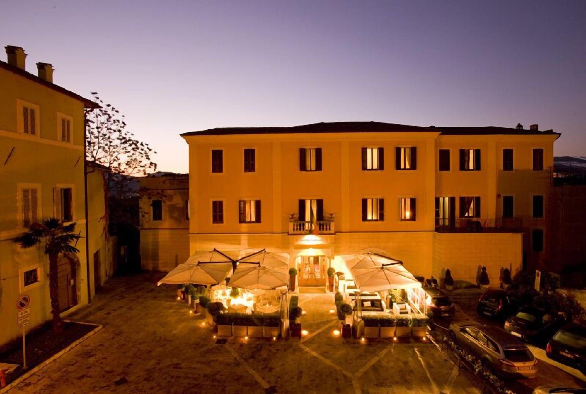 Varios Hotel Clitunno