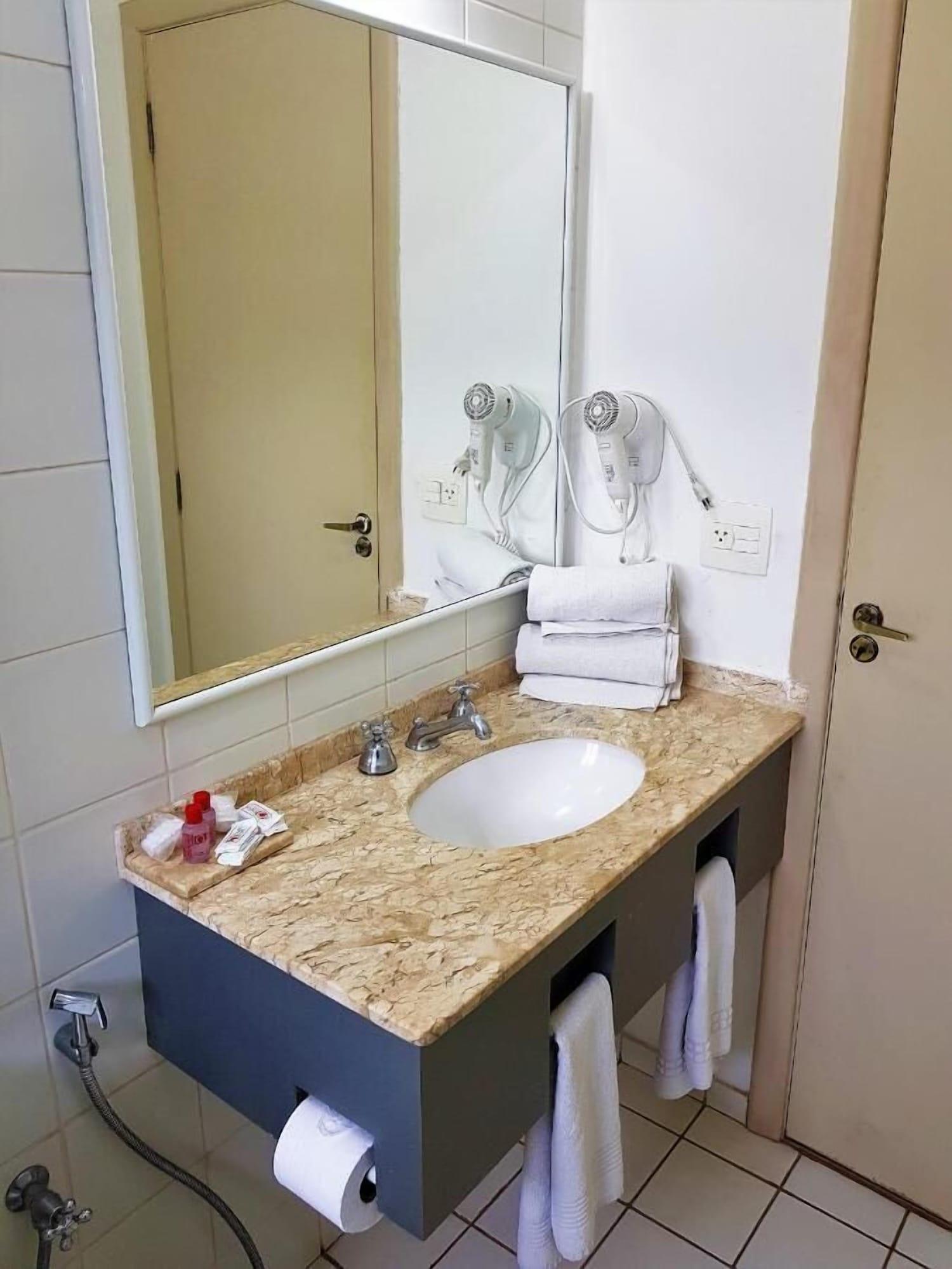 Equipamiento de Habitación Ômega Flat