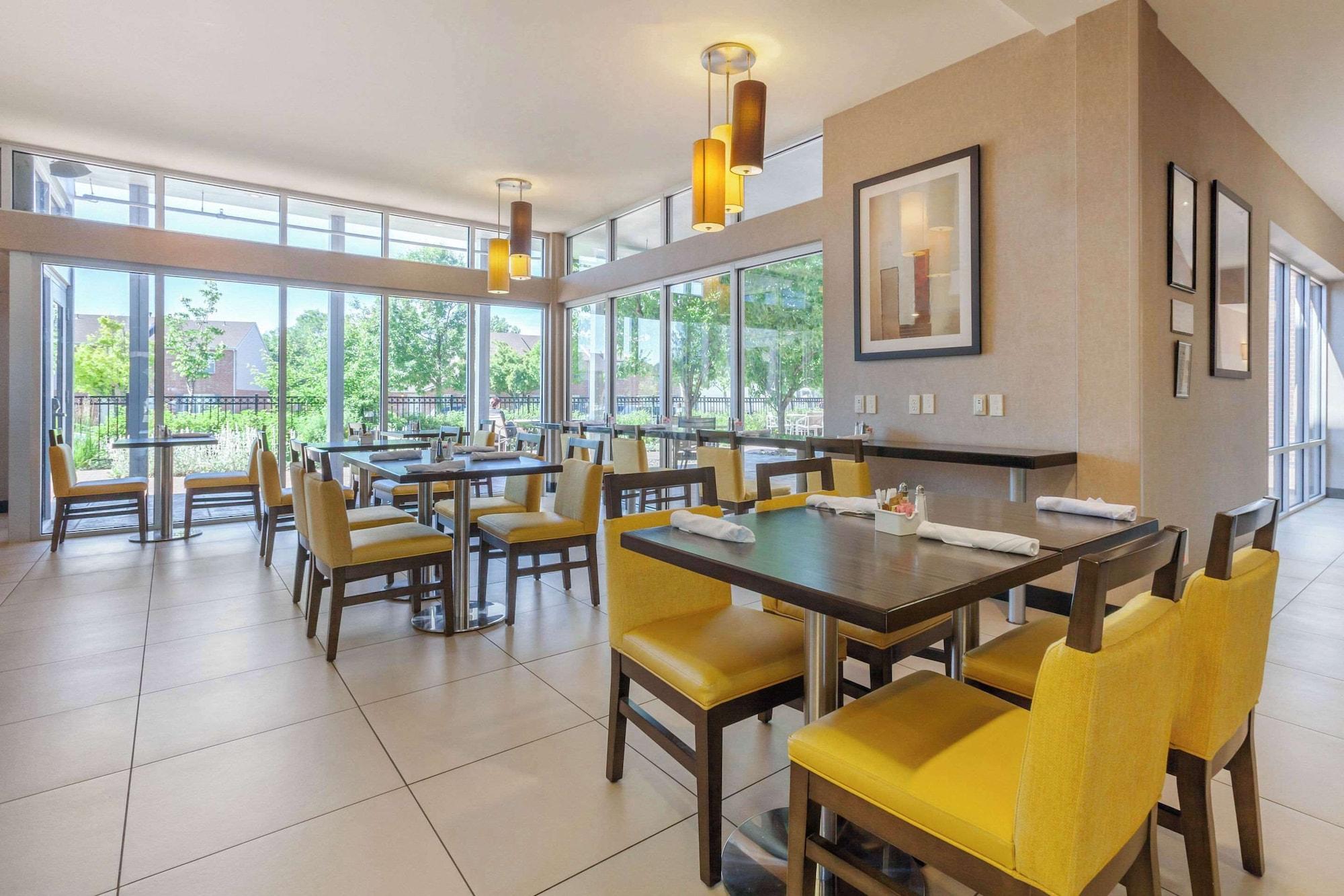 Restaurant Cambria Hotel Fort Collins