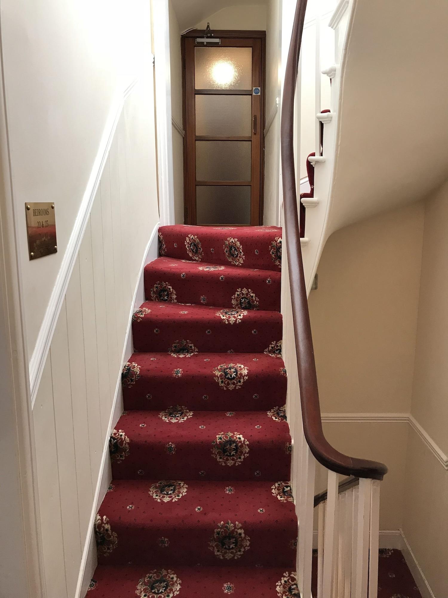 Vista Lobby The Embassy Hotel