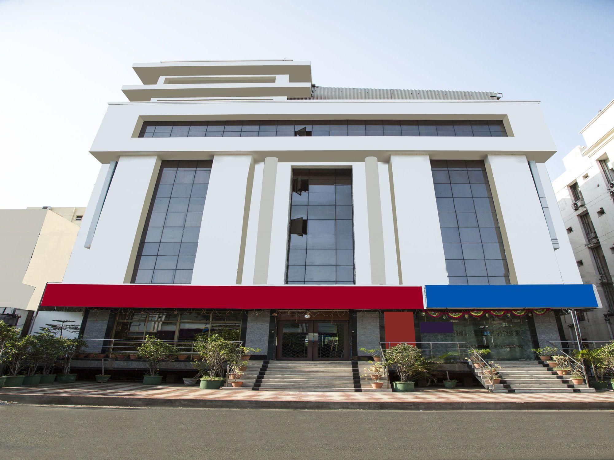 Vista Exterior OYO 14670 Saaket Residency