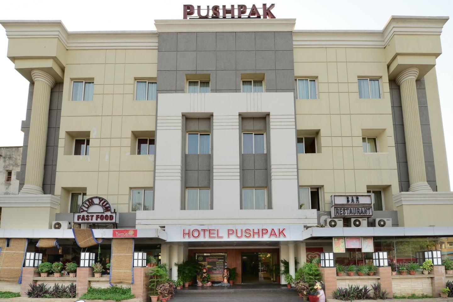 Vista Exterior Hotel Pushpak