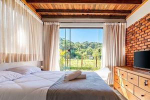 Renta Vacacional - 3BR Duplex w/ BBQ & Garage Near Beach Emb686