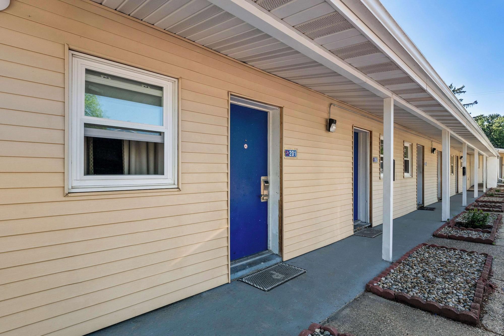 Vista Exterior Americas Best Value Inn Jonesville Hillsdale