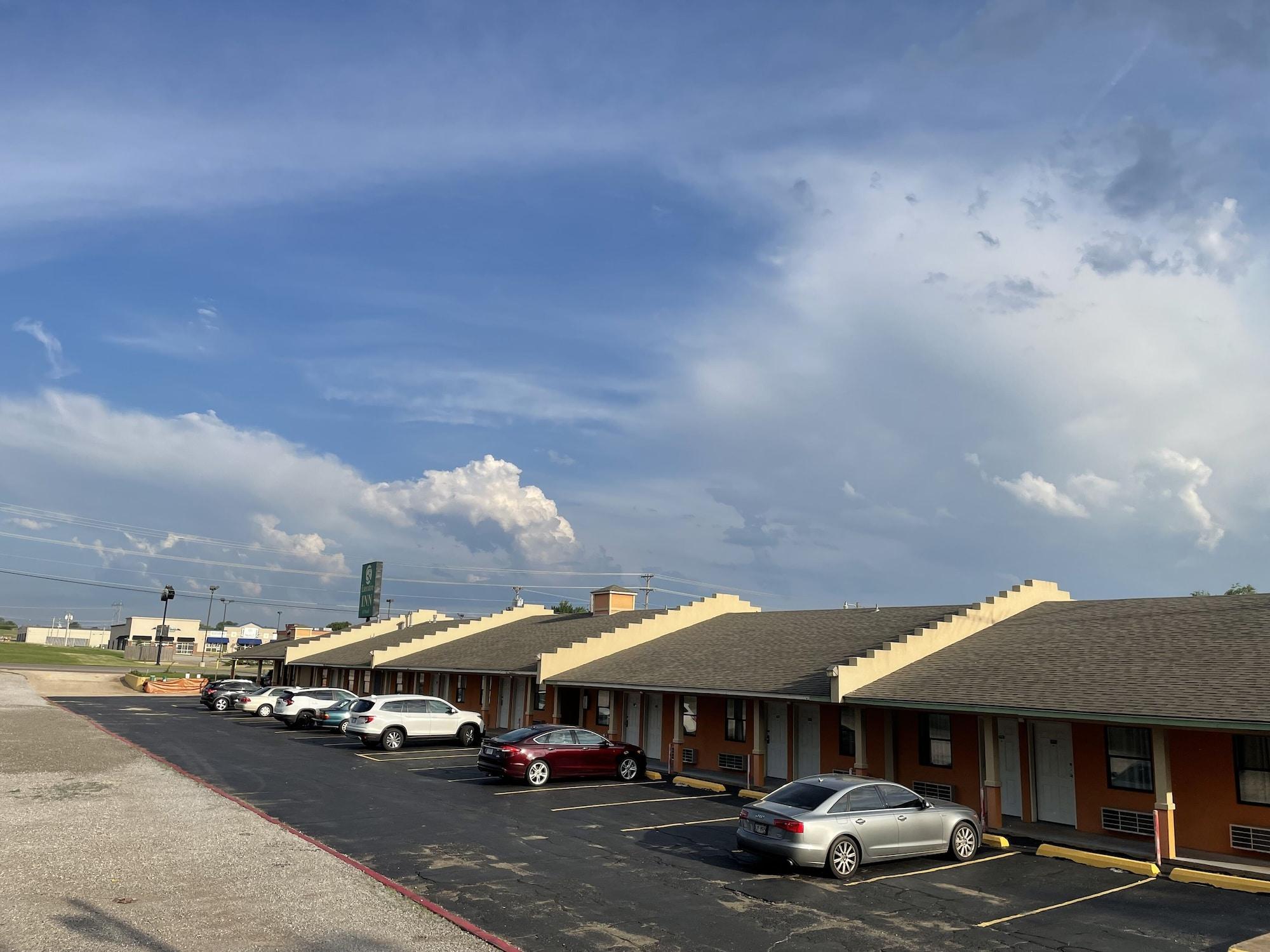 Varios Executive Inn of Purcell