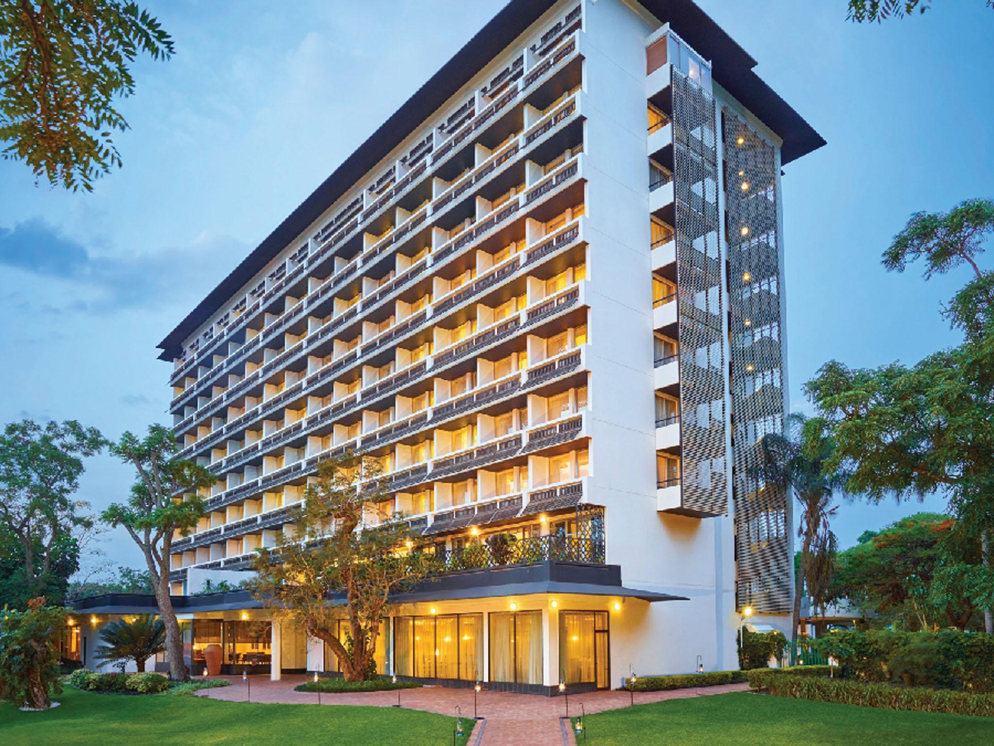 Vista Exterior The Pamodzi Hotel