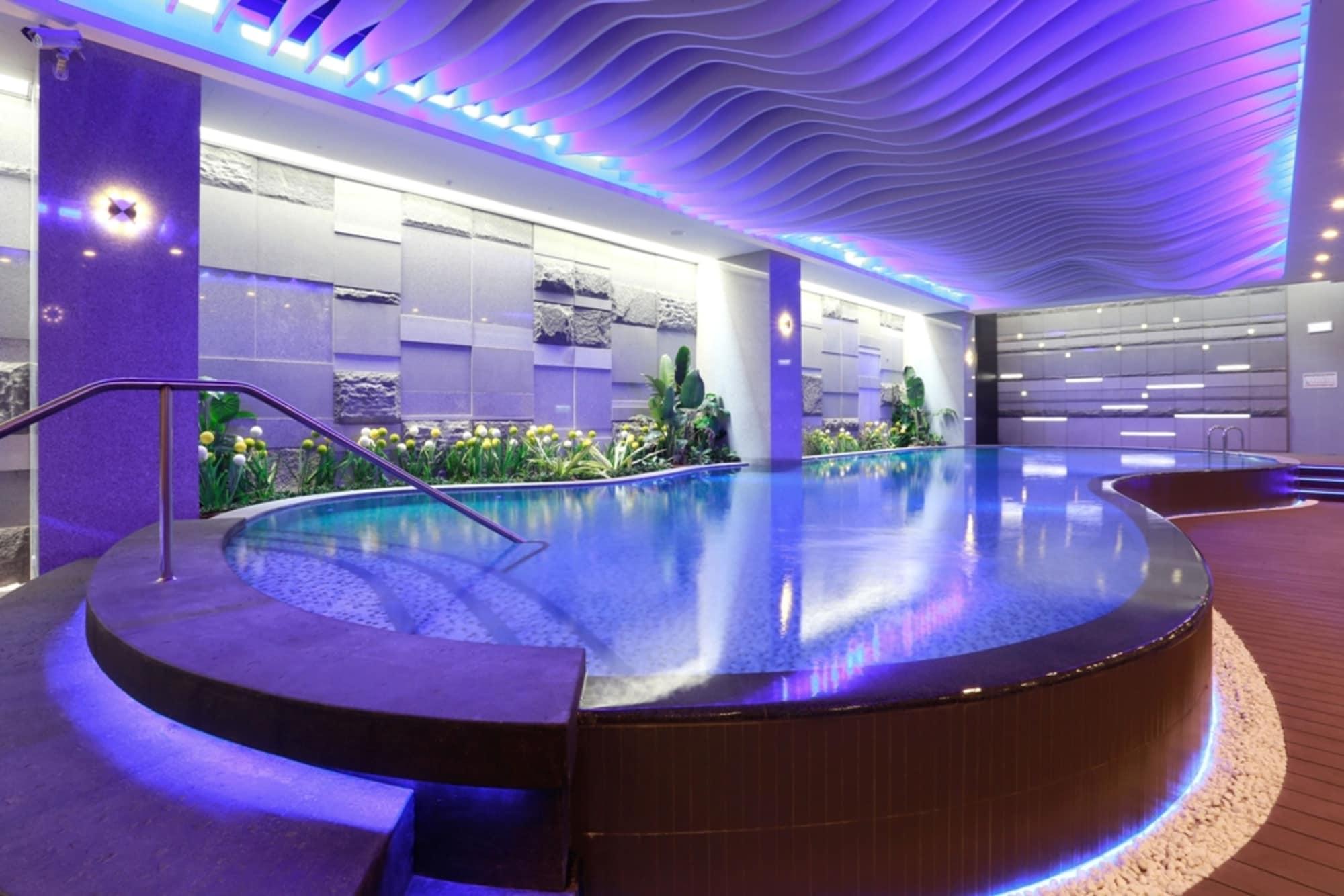 Vista Piscina Golden Tulip - Aesthetics
