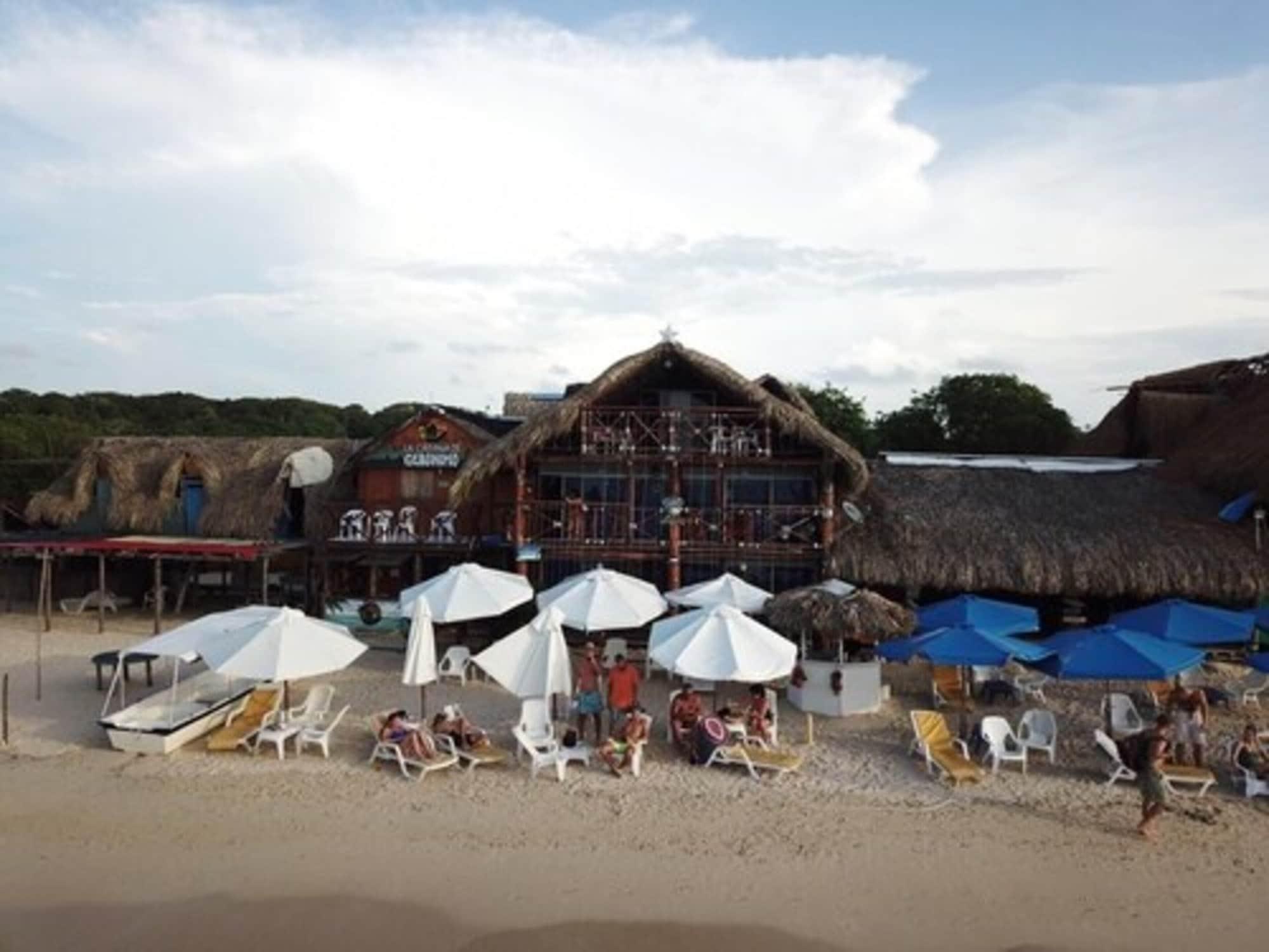 Bar/Salón Cabana Glamping Geronimo