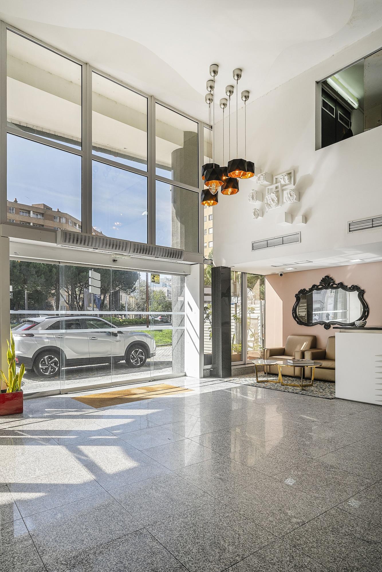 Vista Lobby Urban Hotel Amadeos