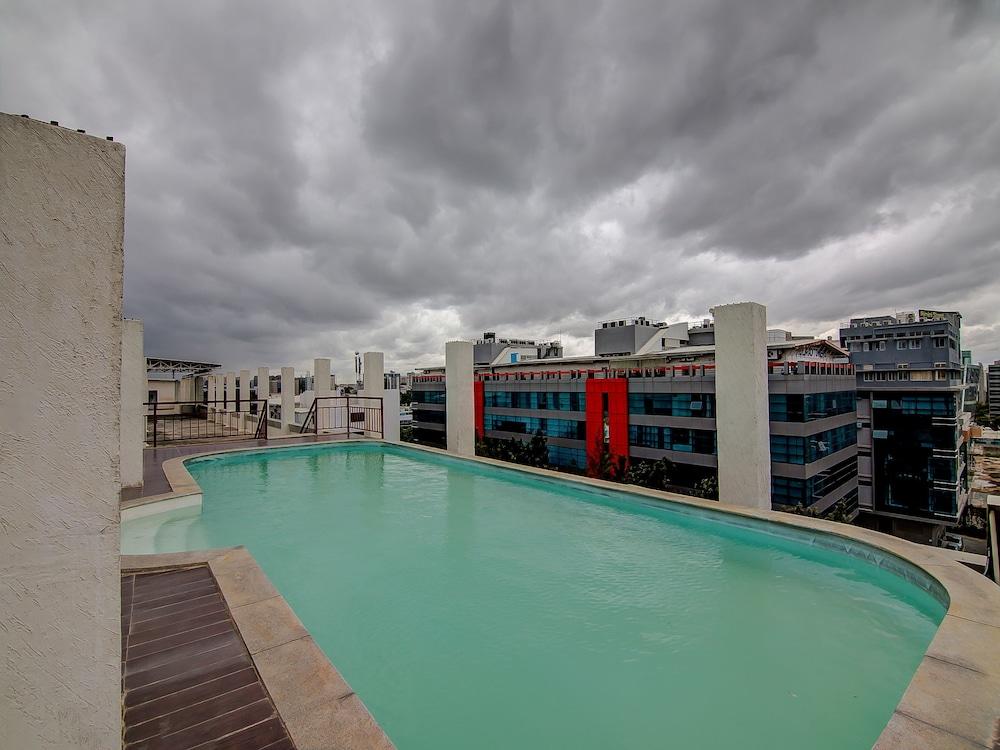 Vista Piscina Edition O 30005 Whitefield