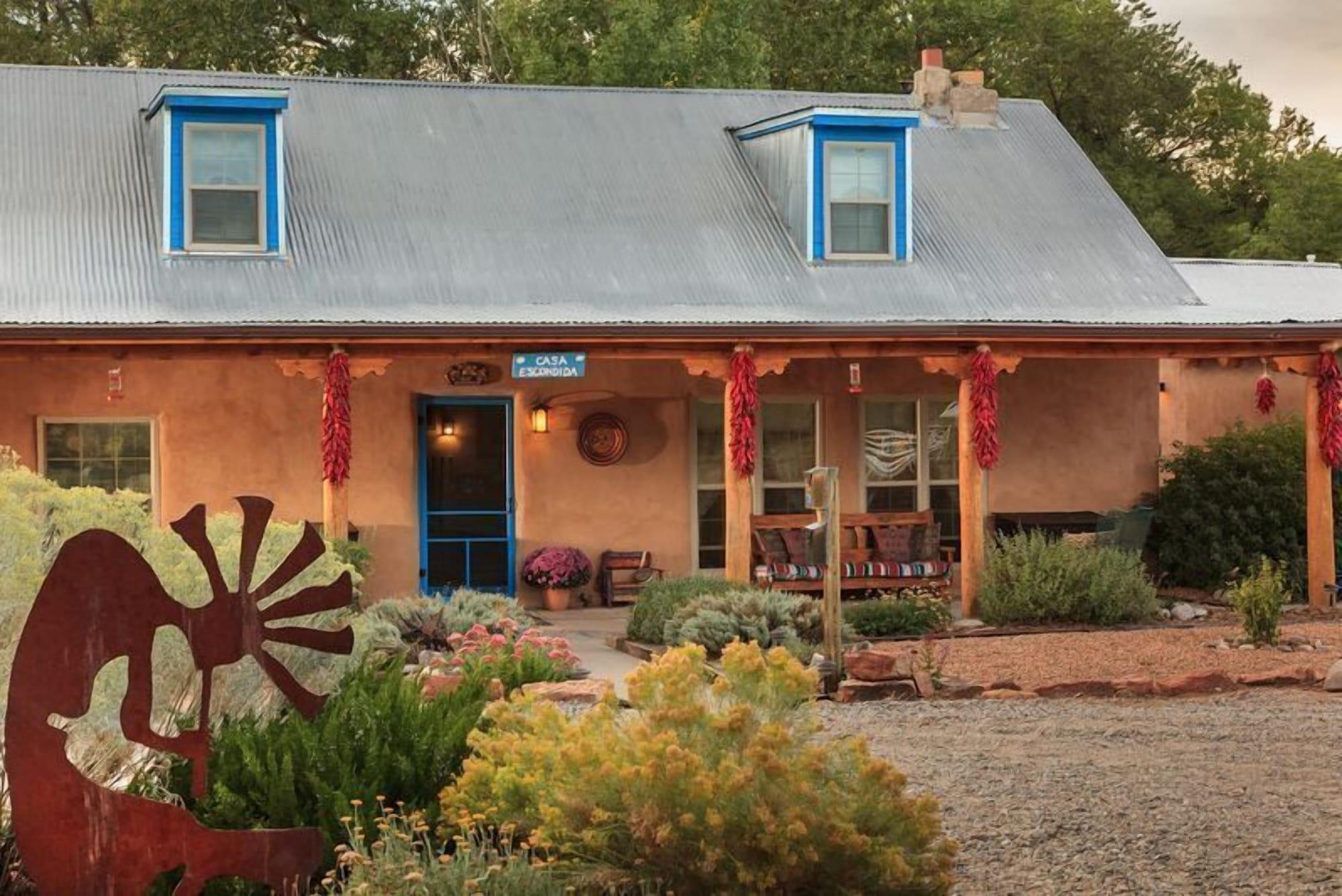 Varios Casa Escondida Bed & Breakfast