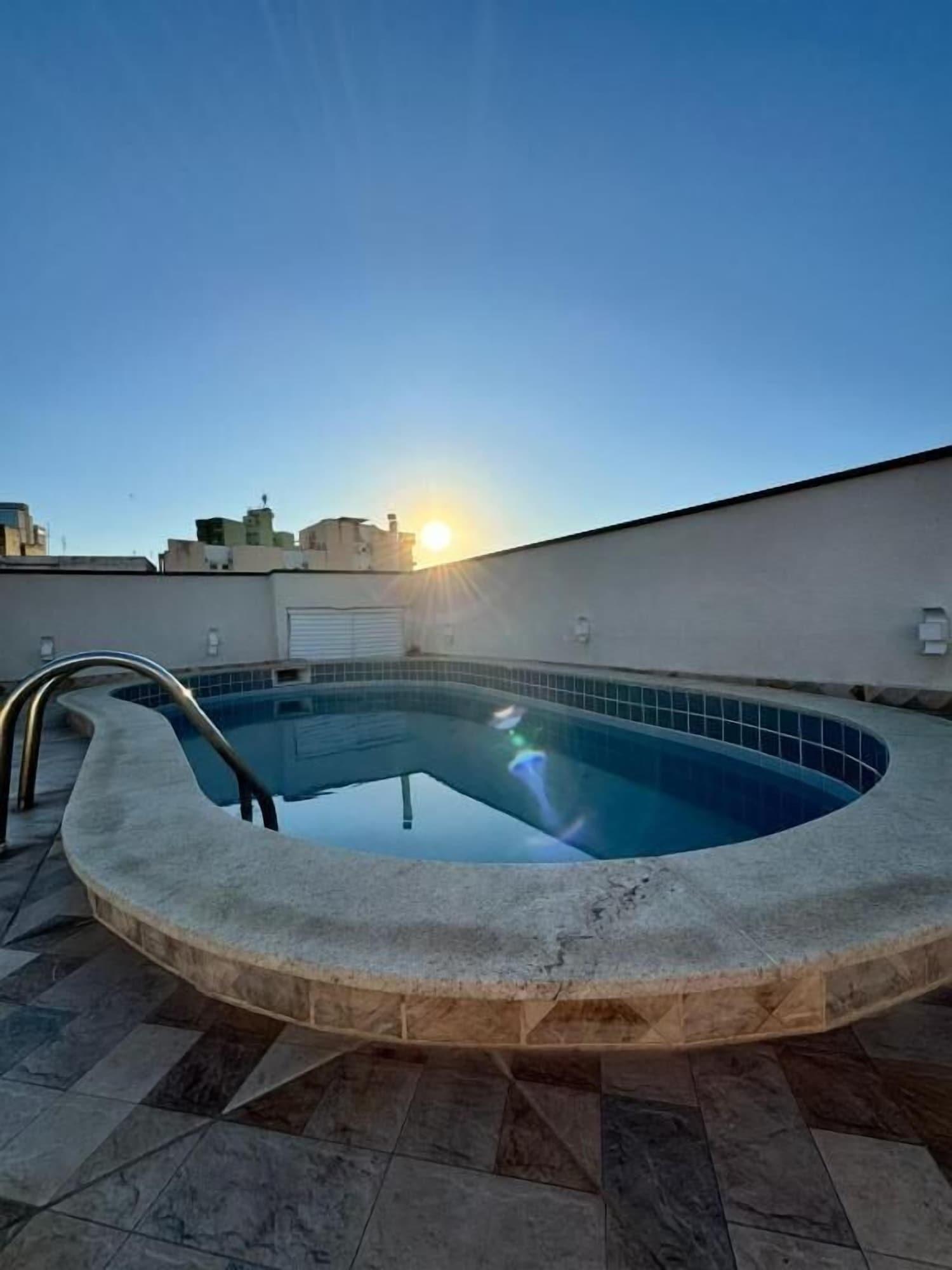 Vista Piscina Hotel Mão de Fatima