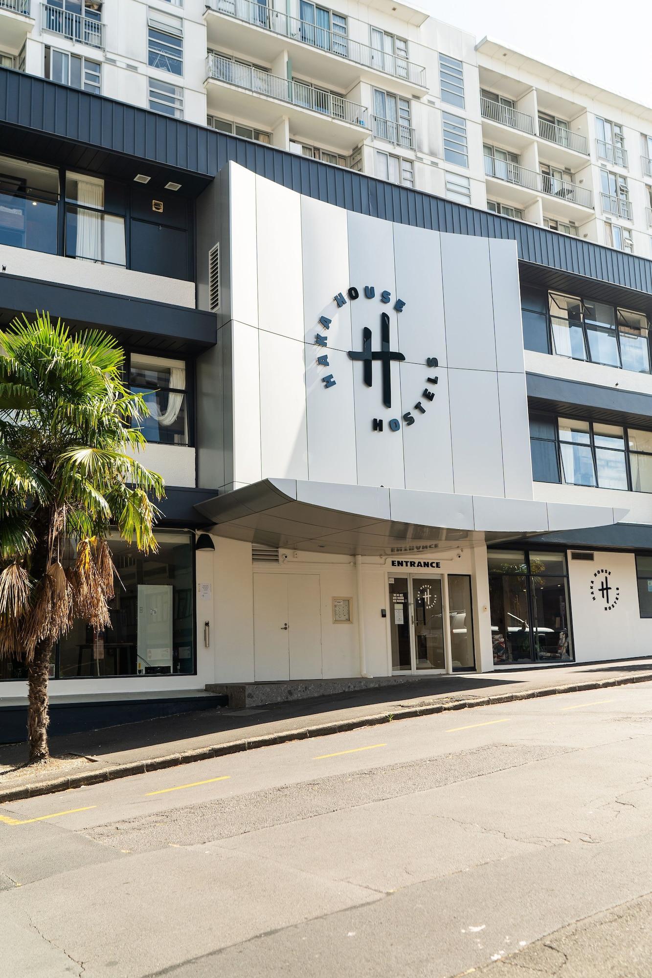 Varios Haka House Auckland City
