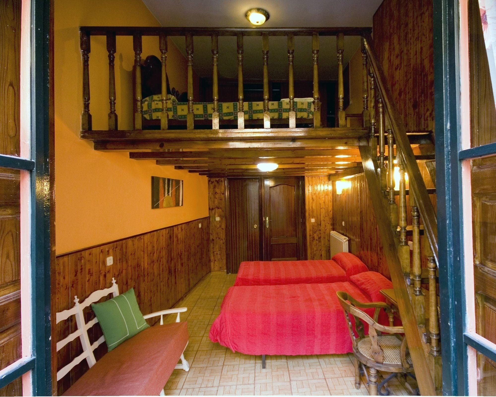 Varios Hostal Rico
