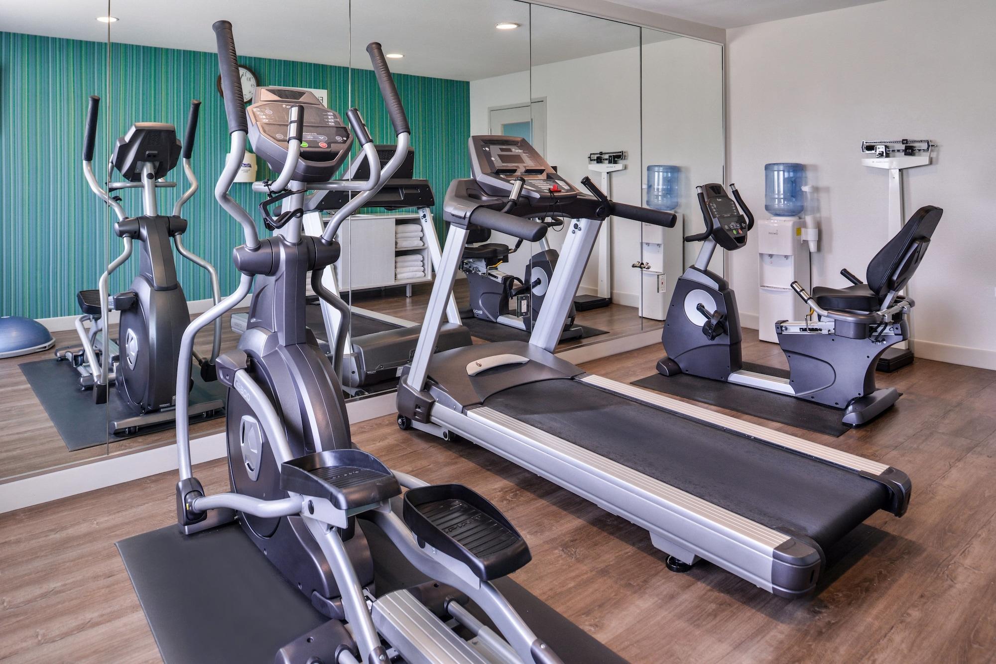 Gimnasio Holiday Inn Express Hotel & Suites Elgin by IHG