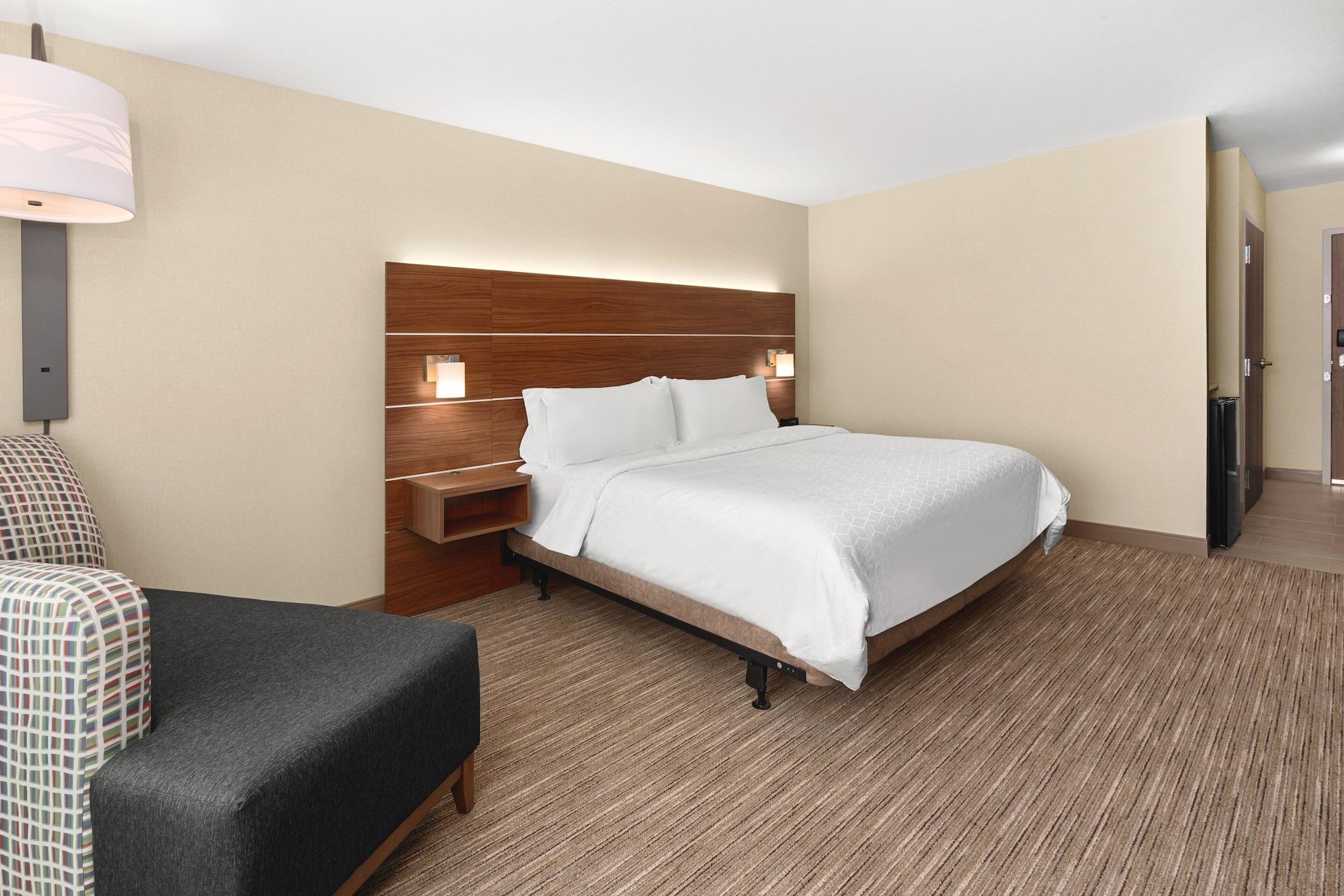 Habitación Holiday Inn Express & Suites Suisun City by IHG