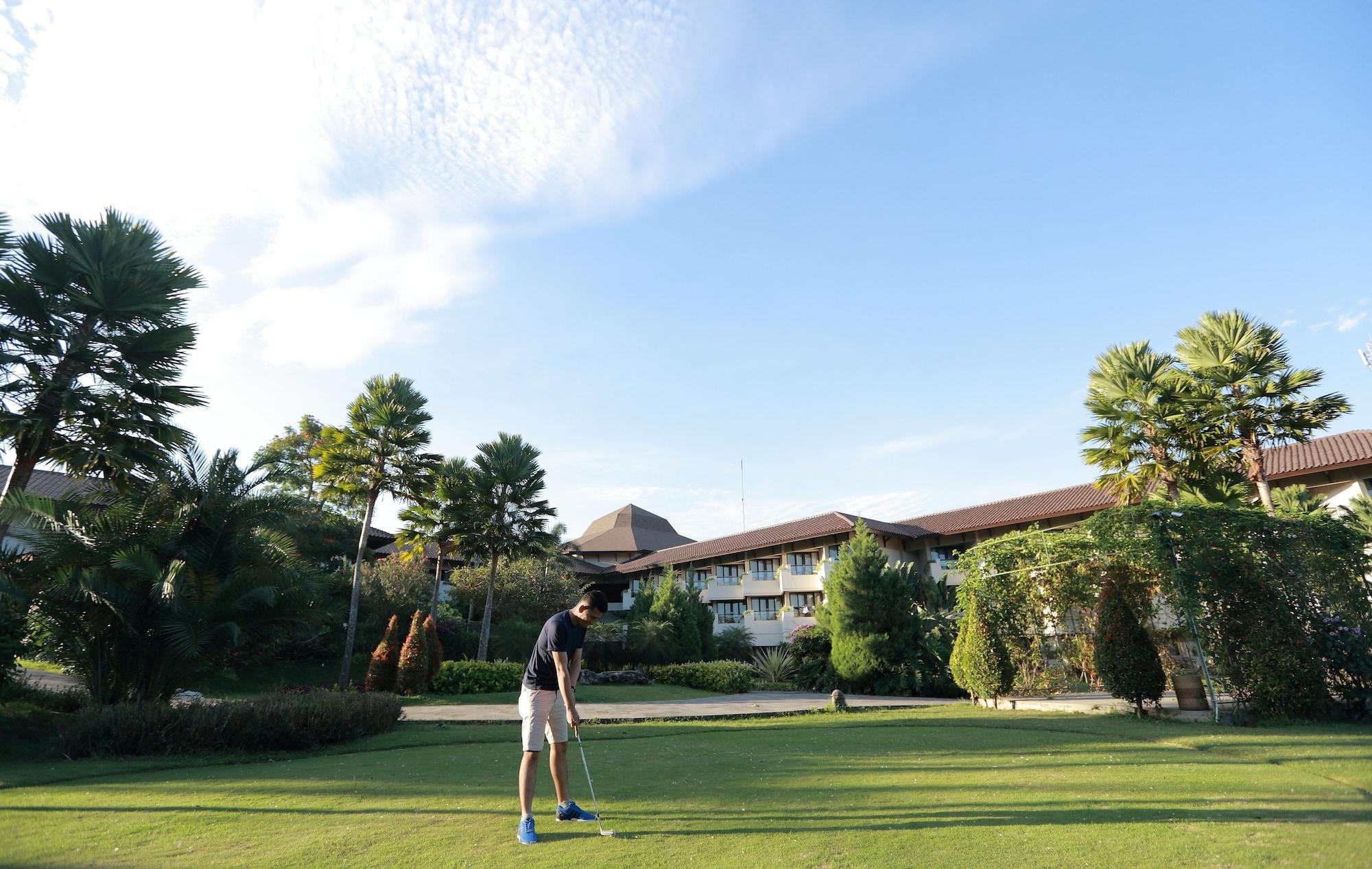 Campo de Golf The Singhasari Resort