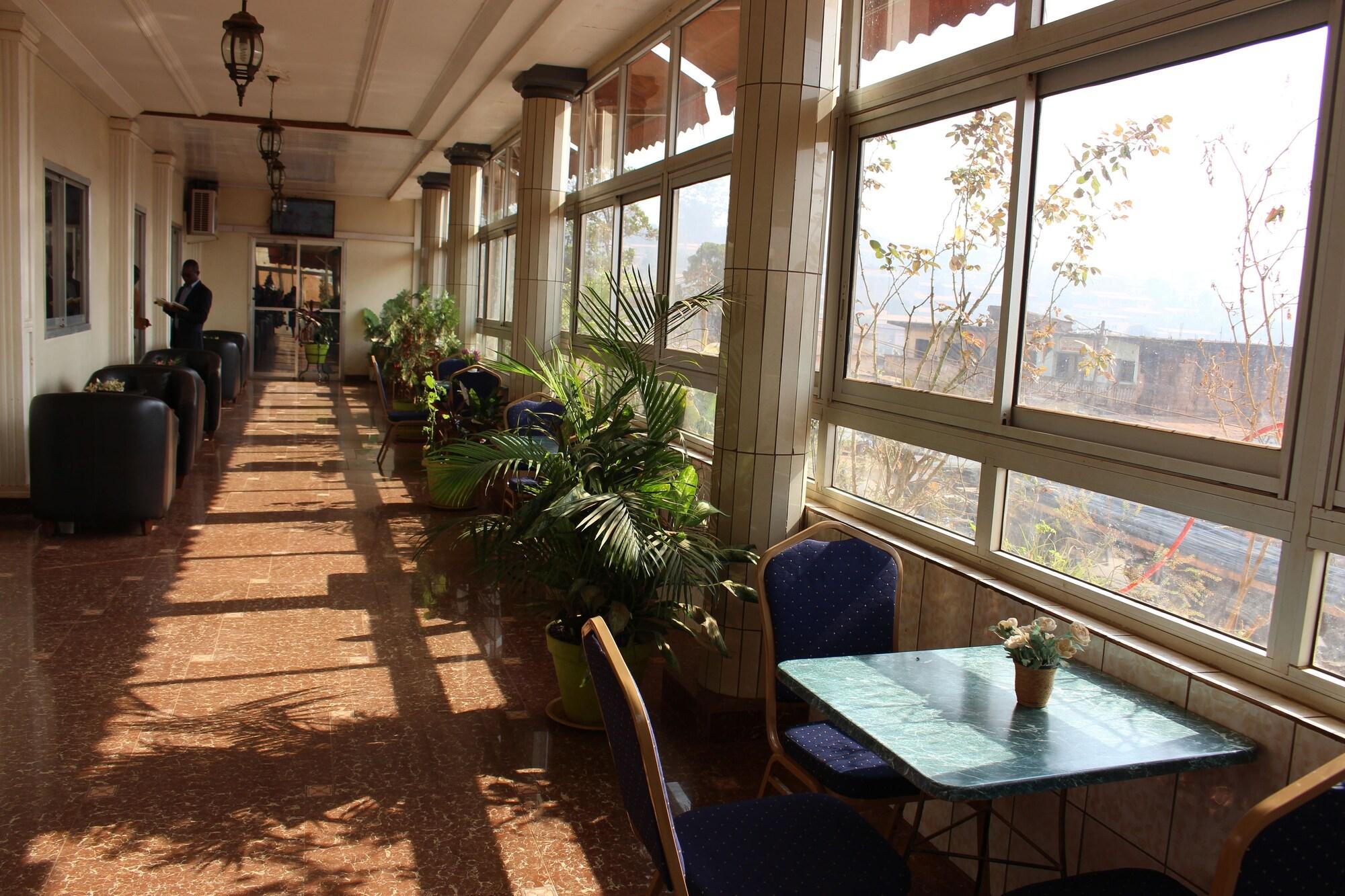 Restaurant Hotel Mbouoh Star Palace