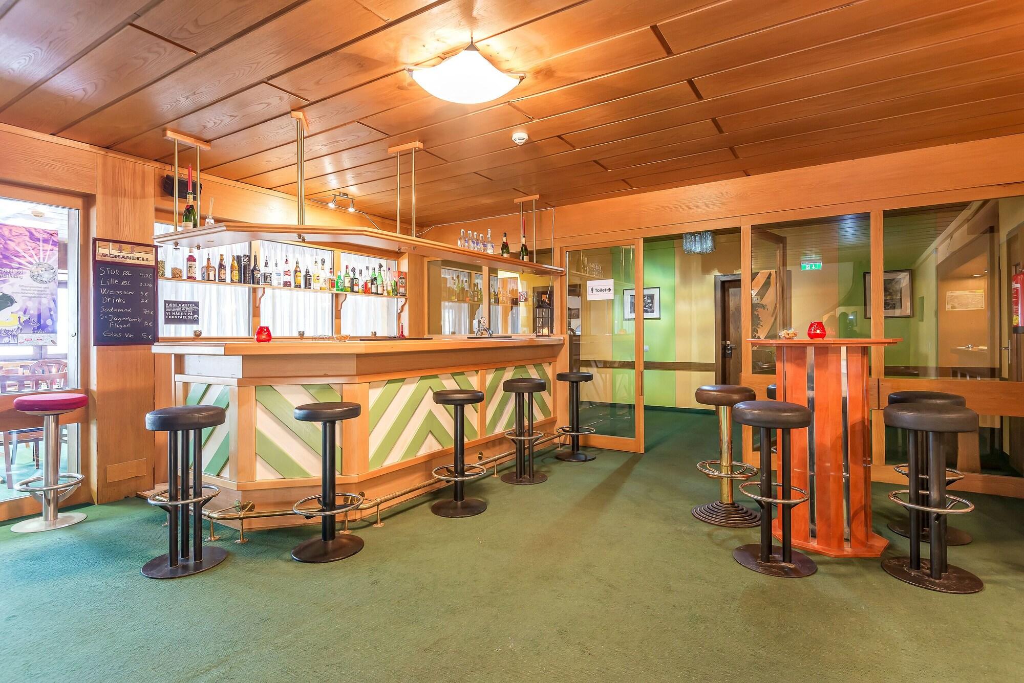 Bar/Salón Hotel Rössl by Skinetworks