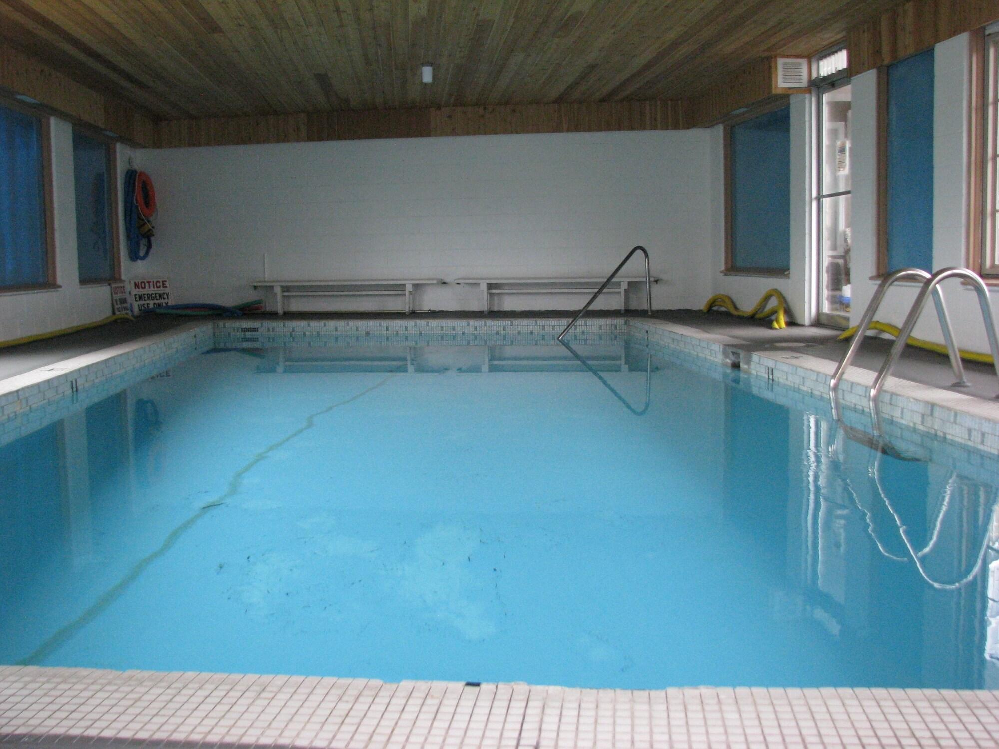 Vista Piscina Plaza Motel