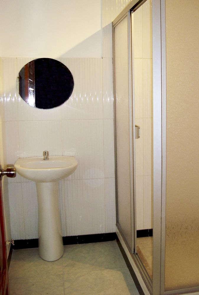 Baño Hospedaje Casa Velez