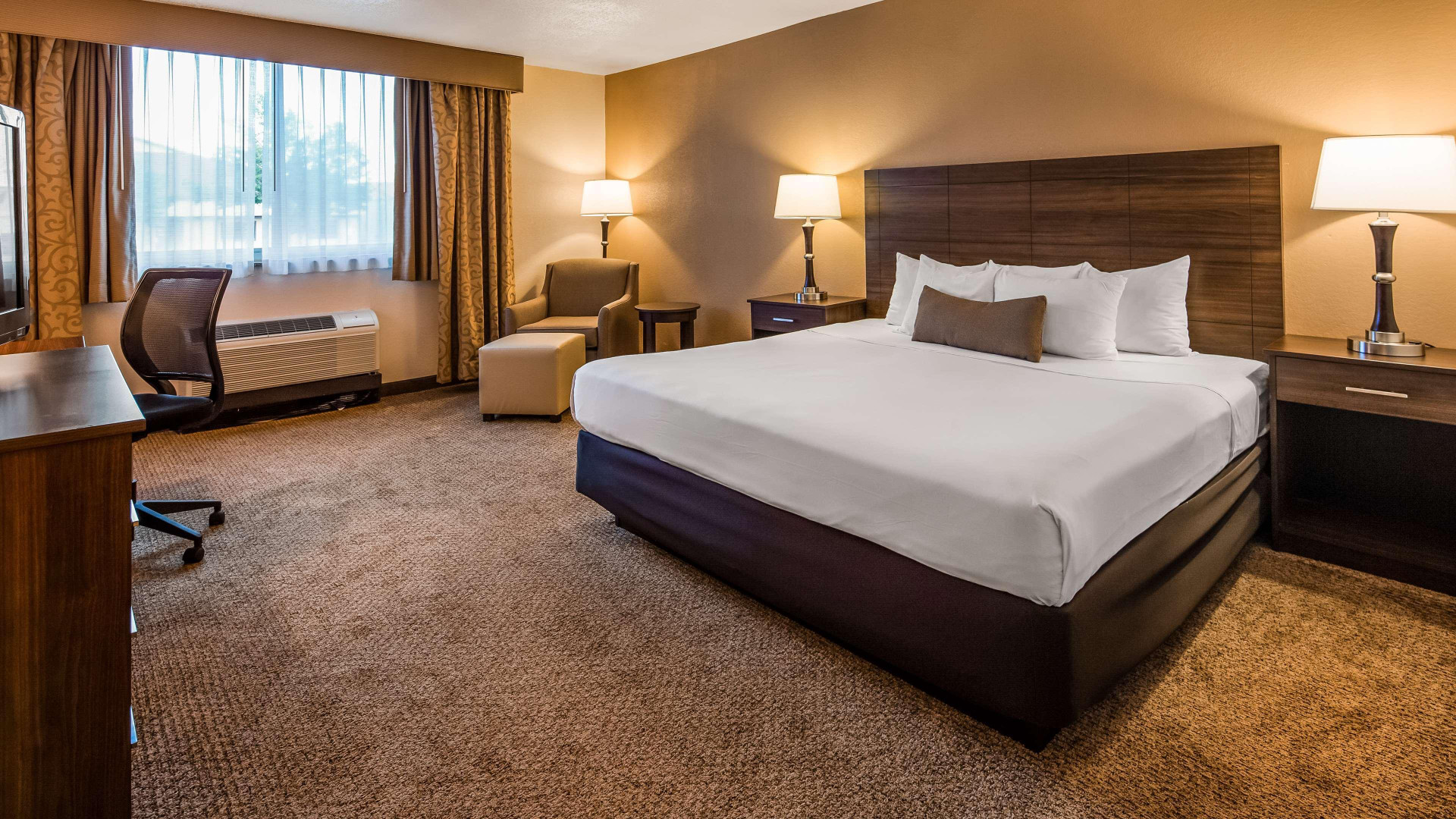 Vista Exterior Best Western Green Bay Inn Conference Center