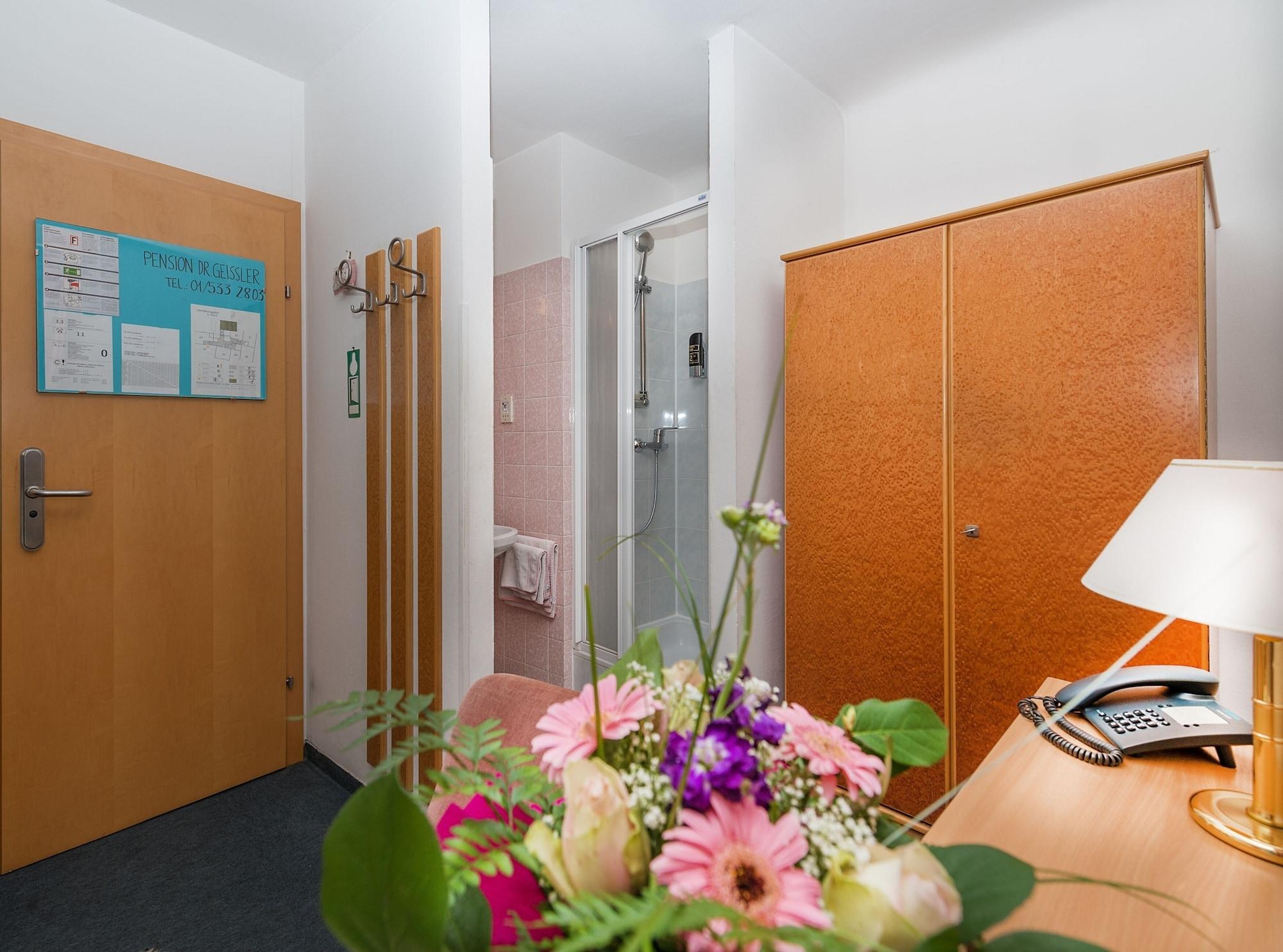 Set de Habitación Pension Dr. Geissler