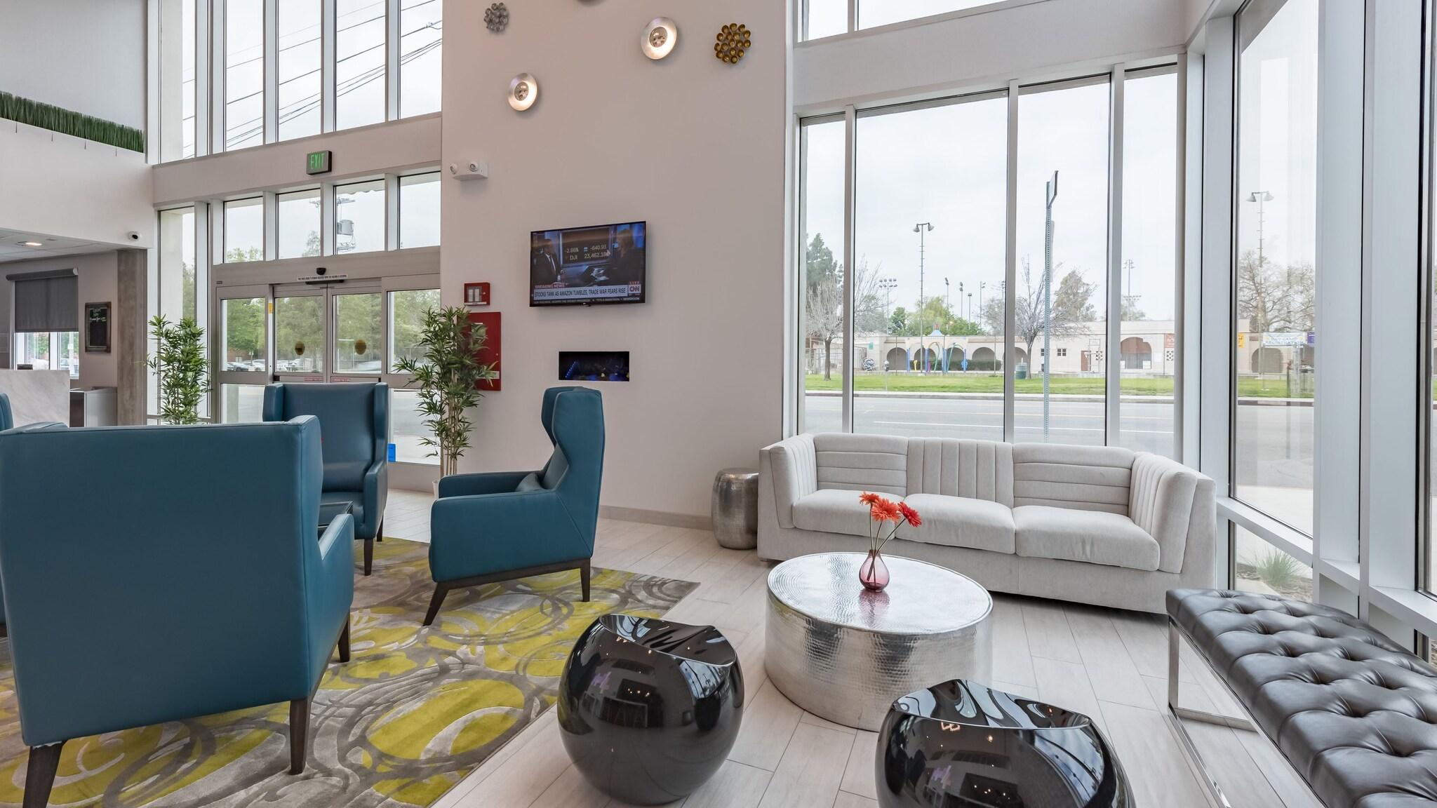 Vista Lobby Lexen Hotel North Hollywood