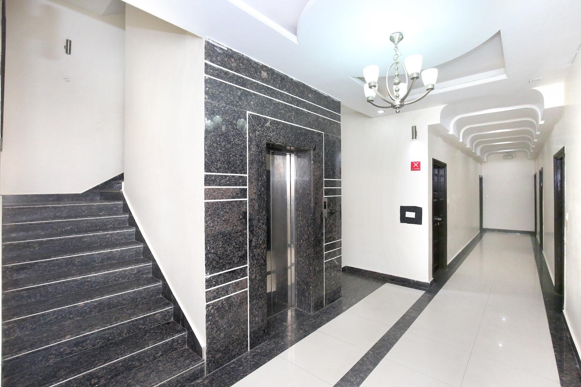 Comodidades del Alojamiento Capital O 9235 Hotel Nayyar