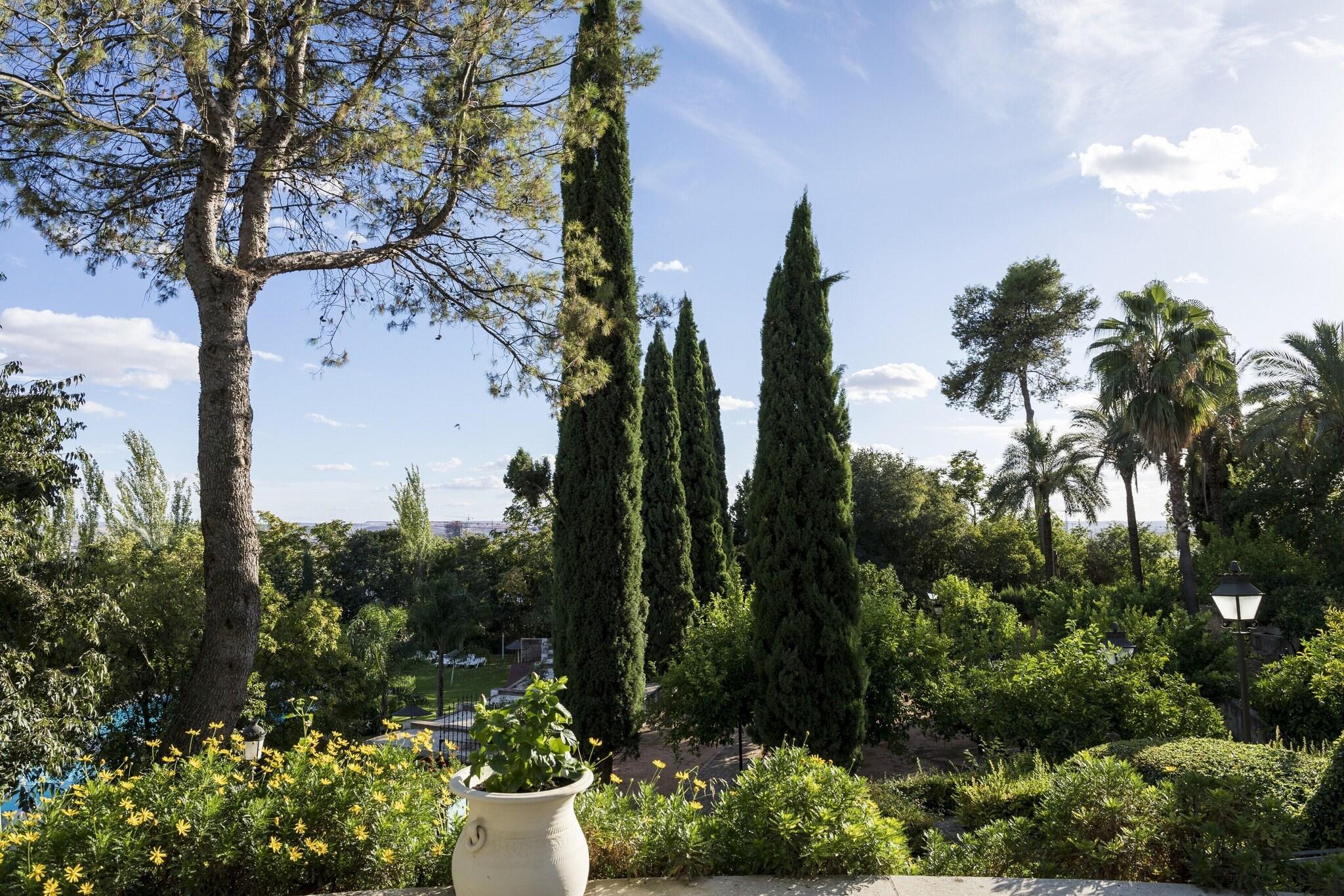 Vista Exterior Parador De Cordoba