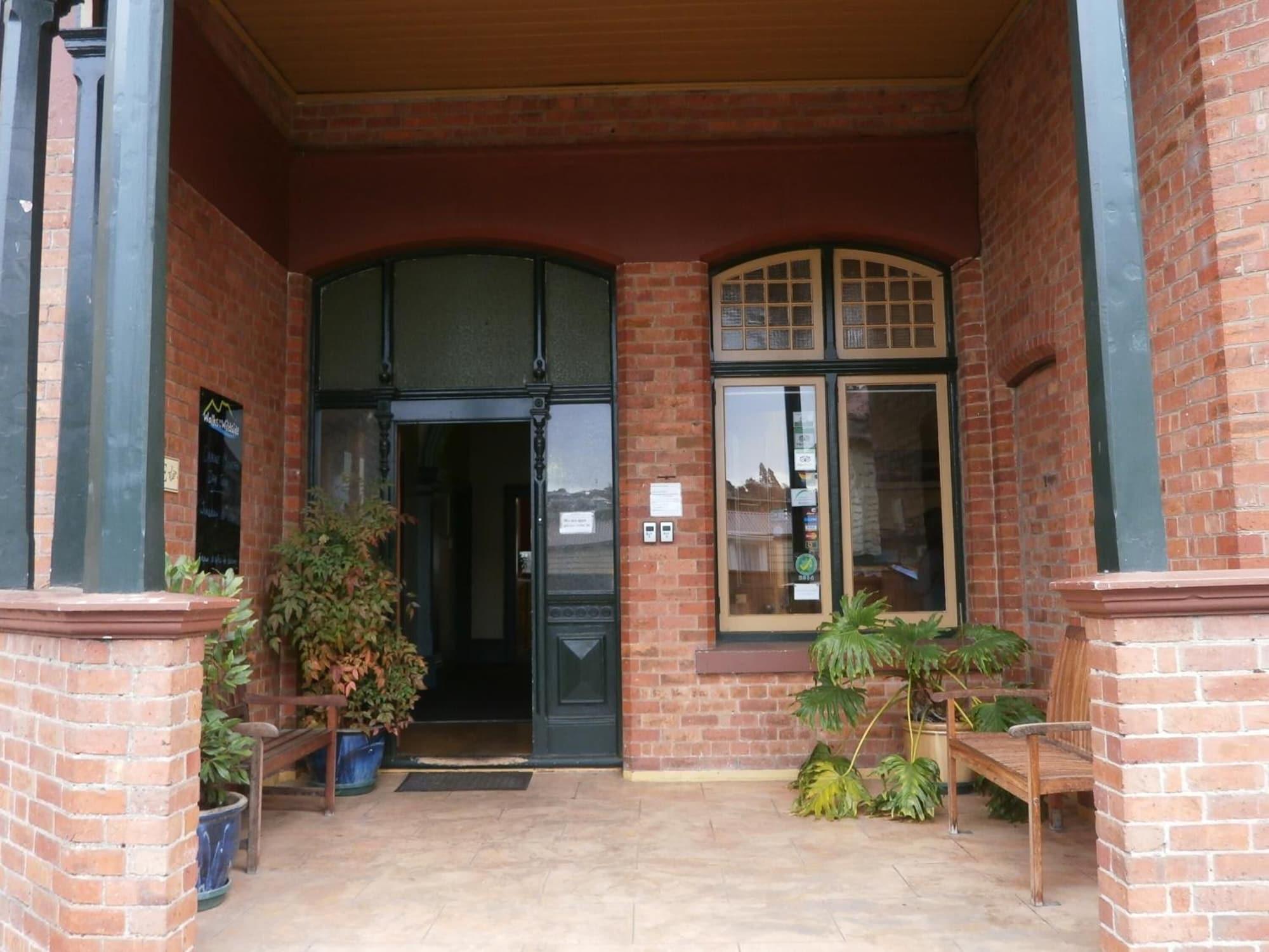 Vista Exterior Launceston Backpackers - Hostel