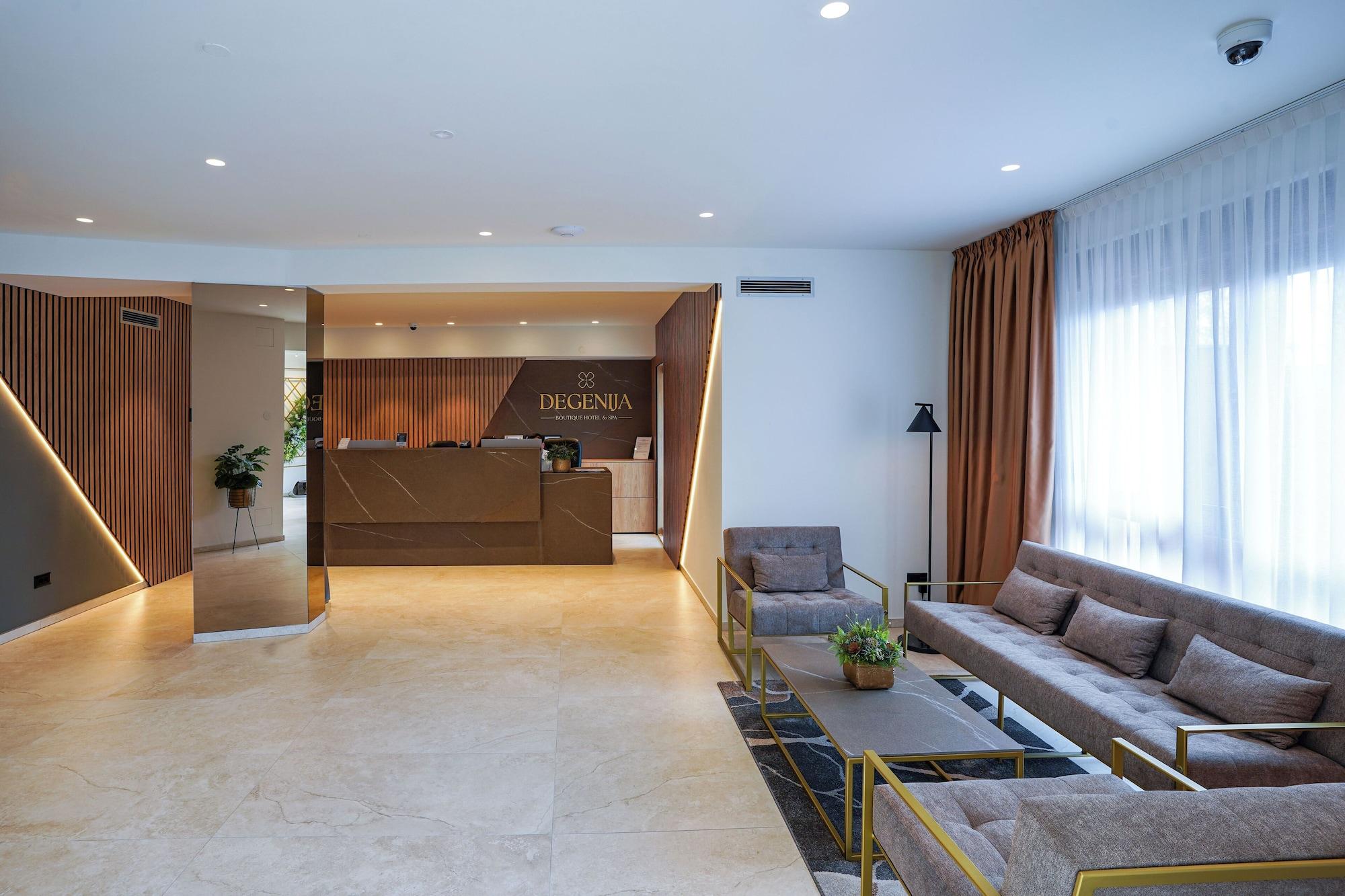 Vista Lobby Hotel Degenija