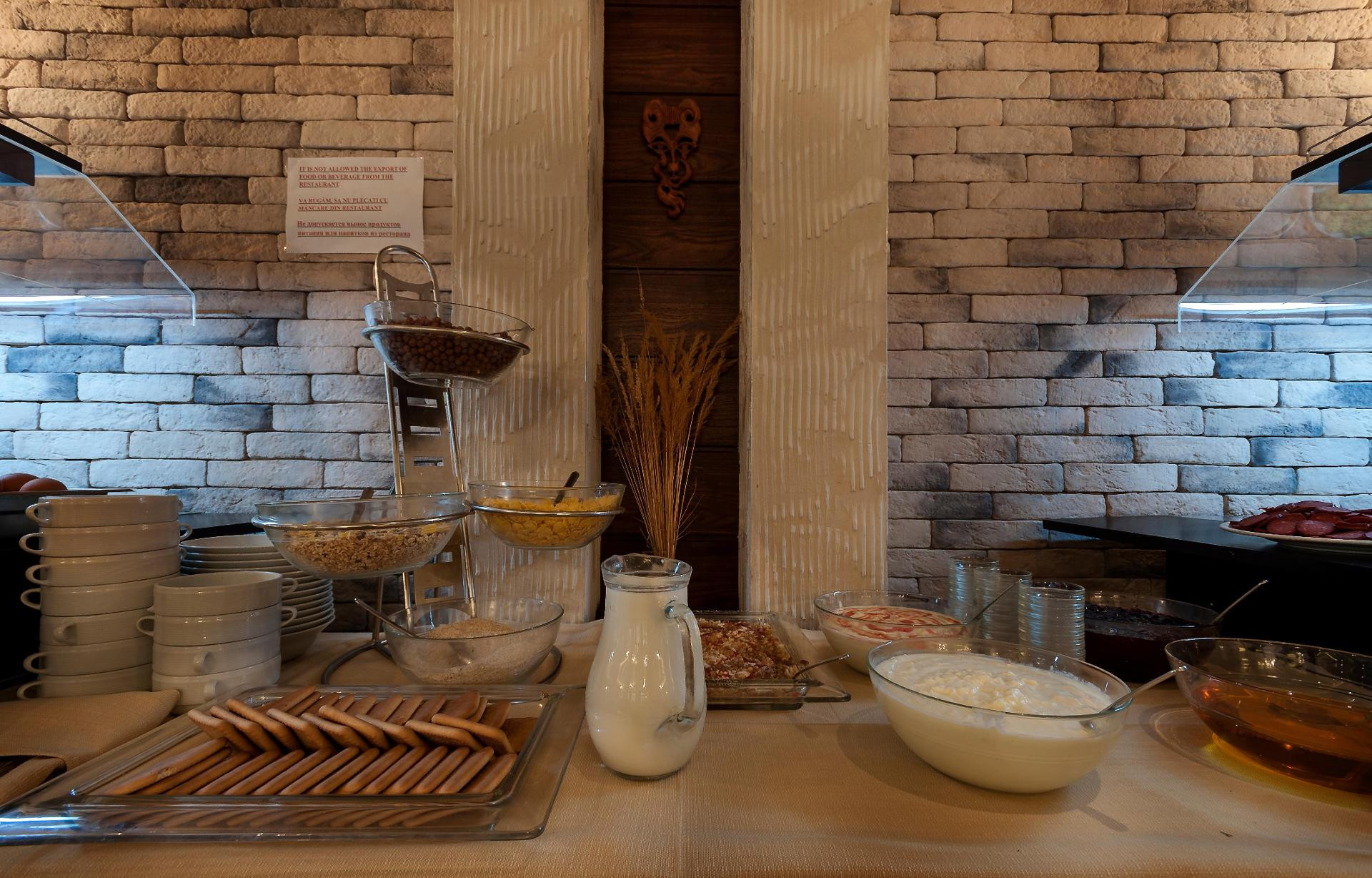 Restaurant Grand Royale Apartment Complex & Spa