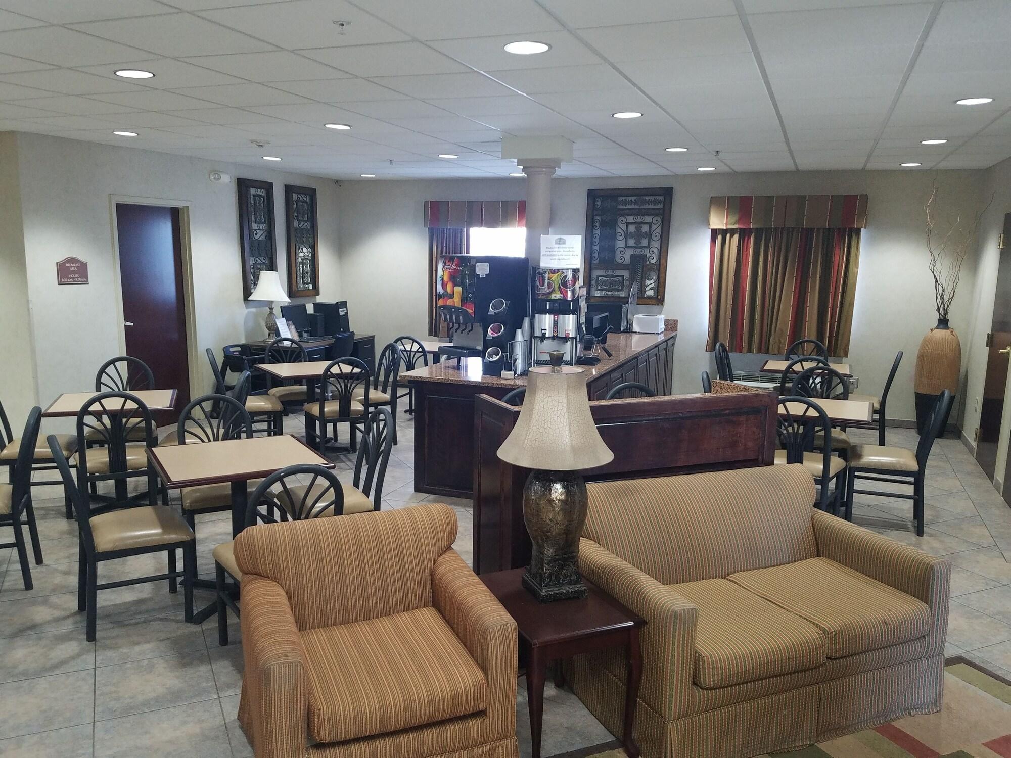 Vista Lobby HomeTown Hotel Bryant